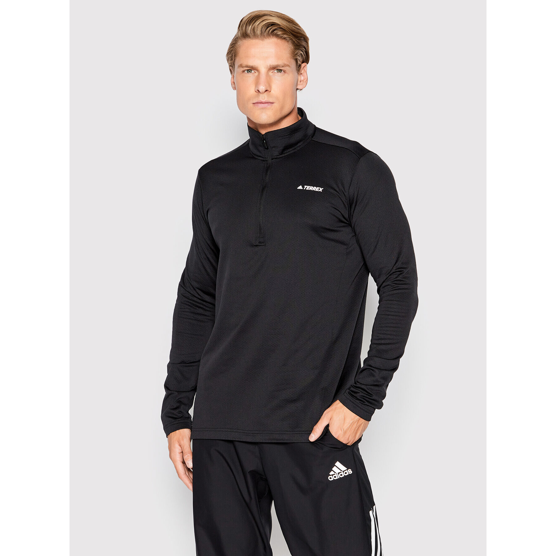 adidas Суитшърт Terrex Everyhike GL3748 Черен Regular Fit - Pepit.bg