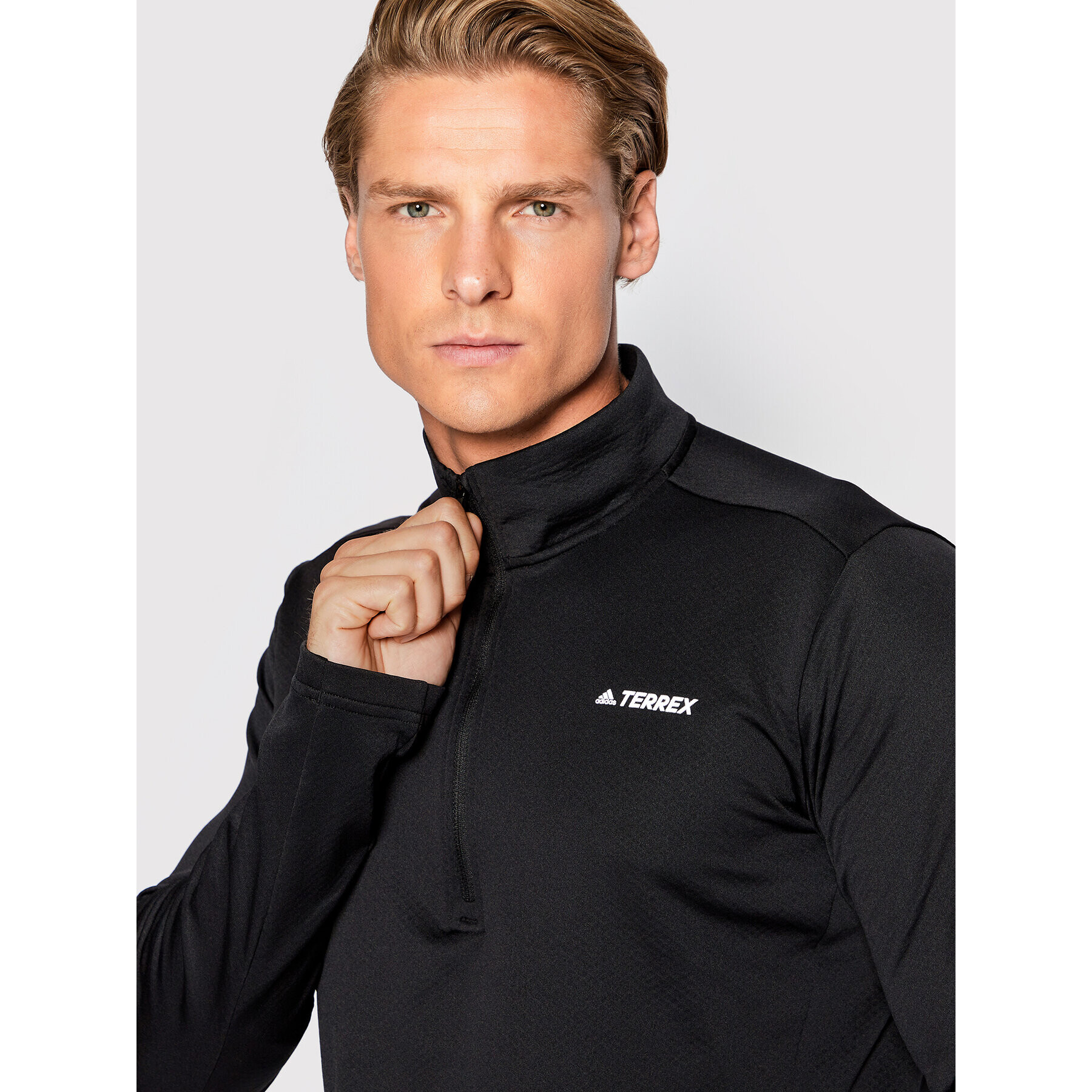 adidas Суитшърт Terrex Everyhike GL3748 Черен Regular Fit - Pepit.bg