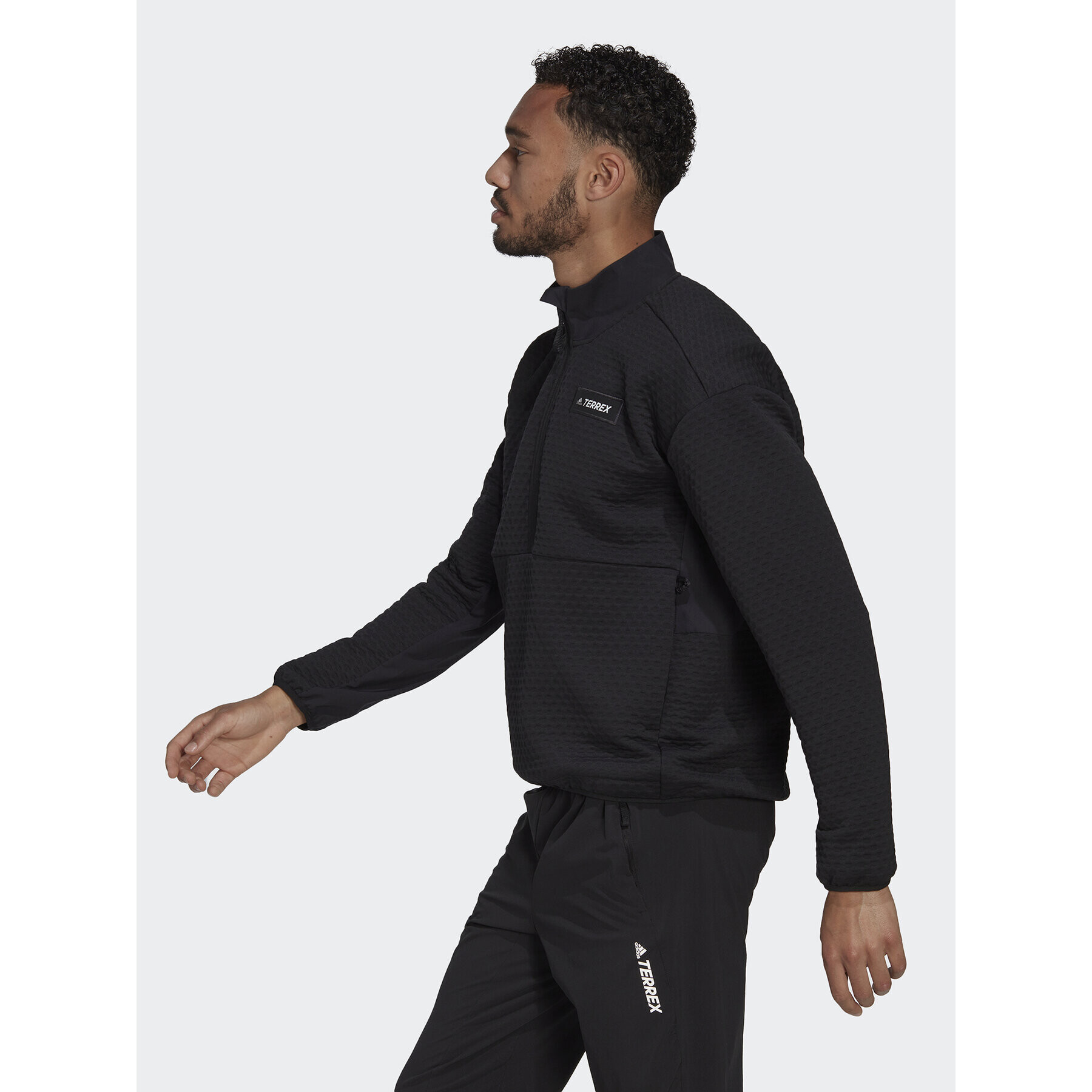 adidas Суитшърт Terrex Hike HH9252 Черен Regular Fit - Pepit.bg