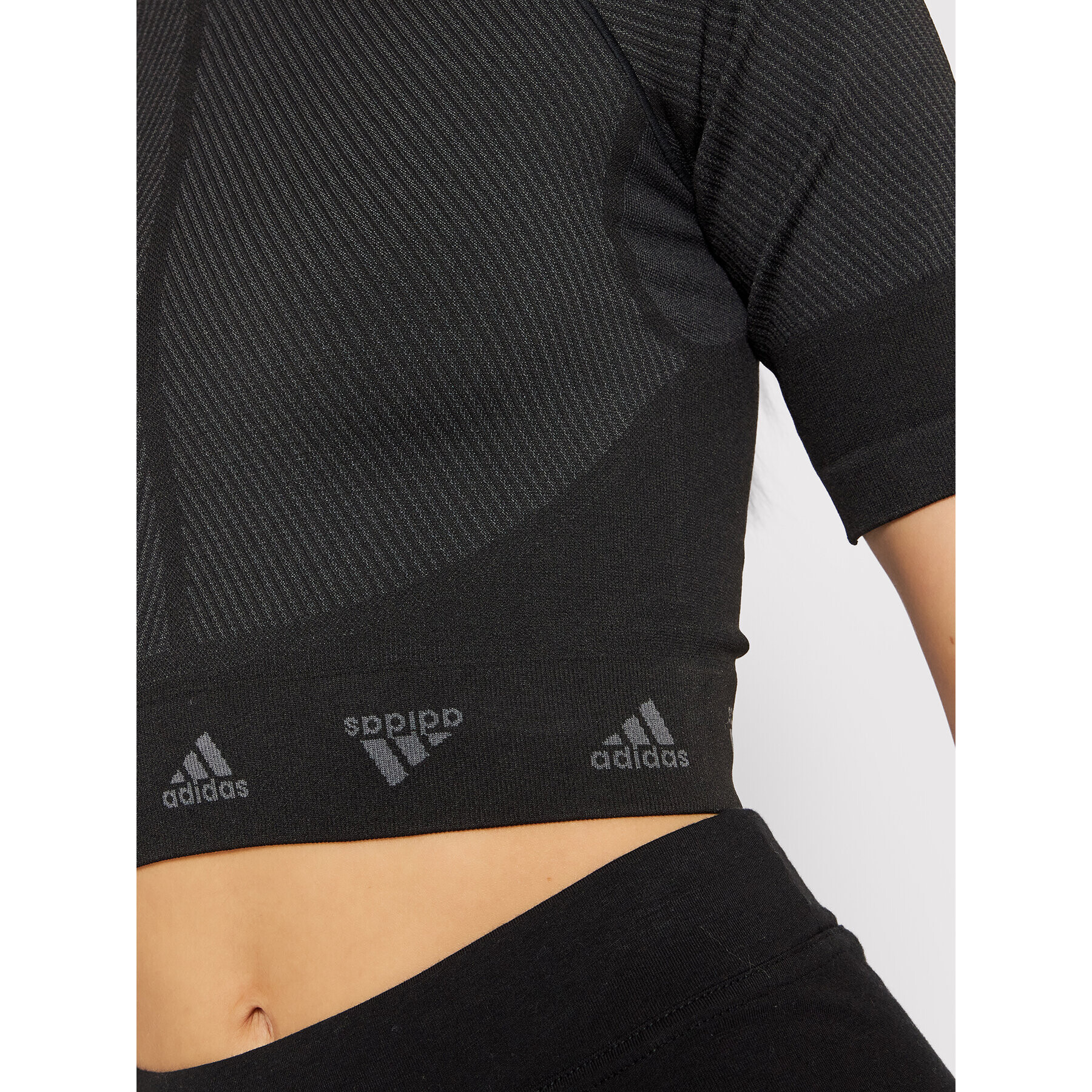 adidas Тениска от техническо трико Aeroknit HA8994 Черен Slim Fit - Pepit.bg