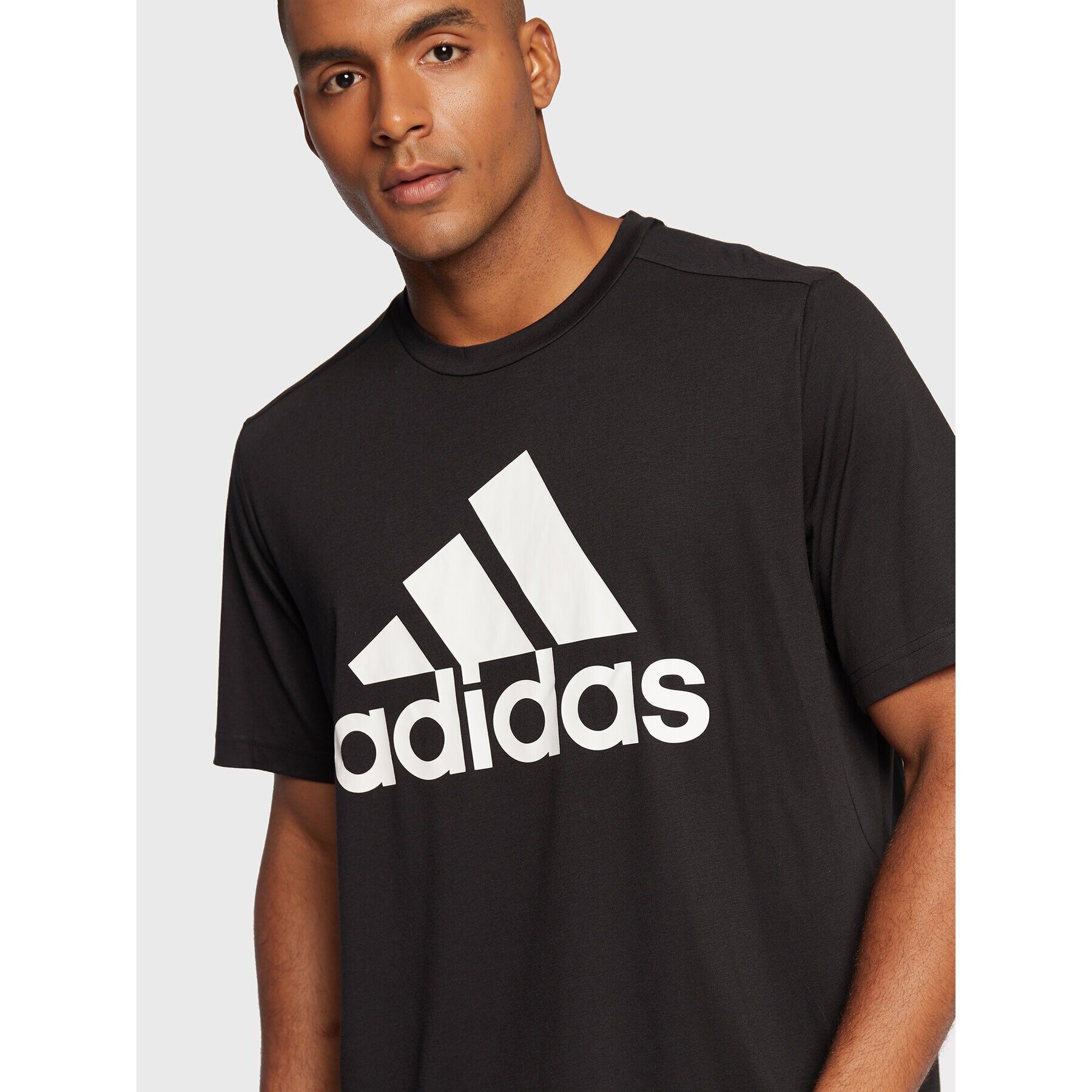 adidas Тишърт Aeroready Designed 2 Move GT3109 Черен Regular Fit - Pepit.bg