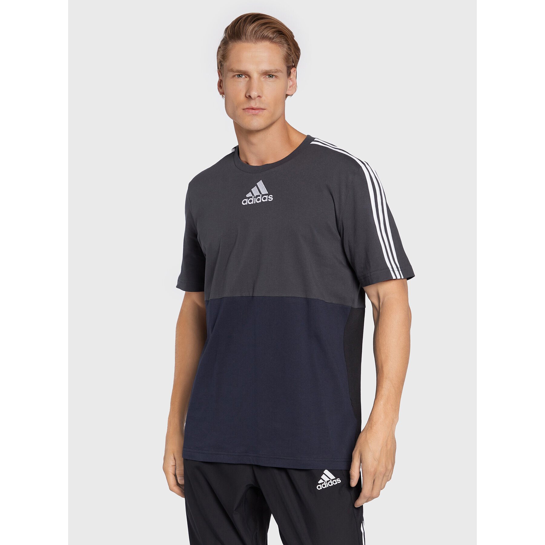 adidas Тишърт Essentials Colorblock HK2881 Сив Regular Fit - Pepit.bg