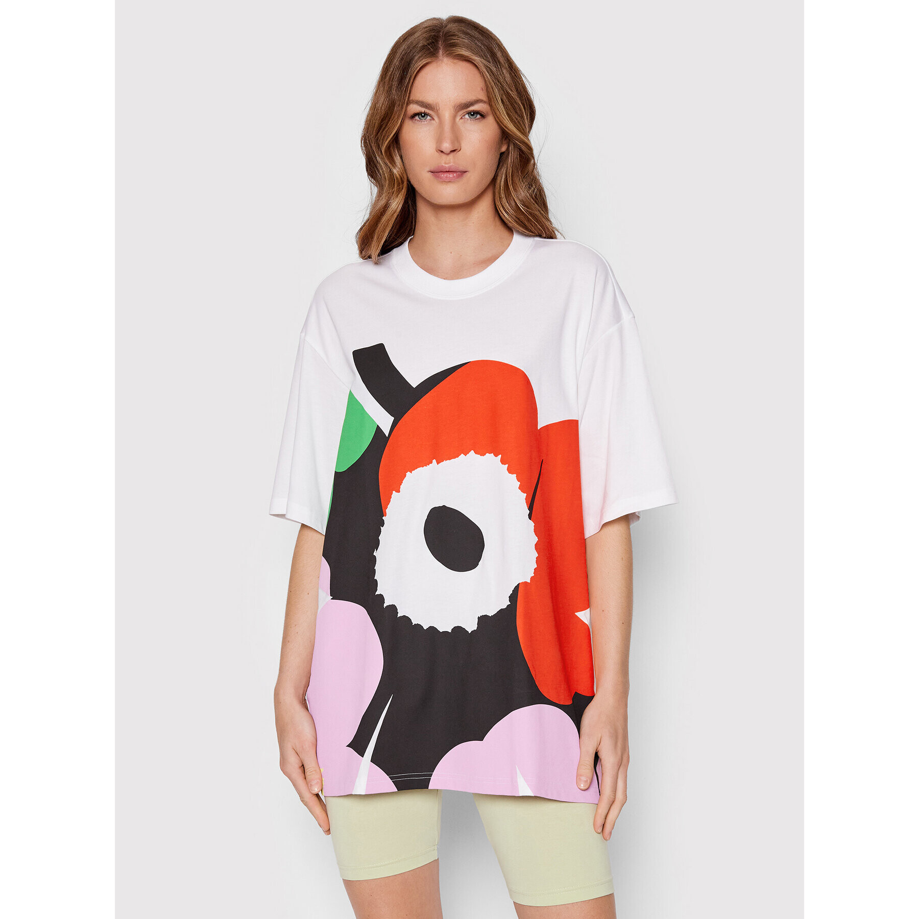 adidas Тишърт MARIMEKKO HC4187 Бял Loose Fit - Pepit.bg
