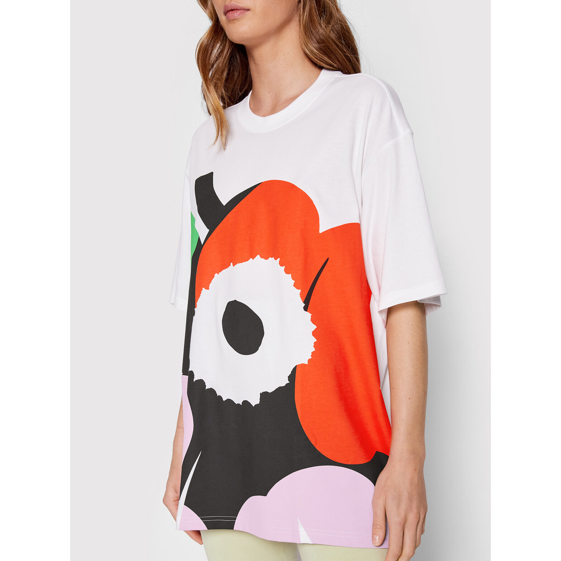 adidas Тишърт MARIMEKKO HC4187 Бял Loose Fit - Pepit.bg