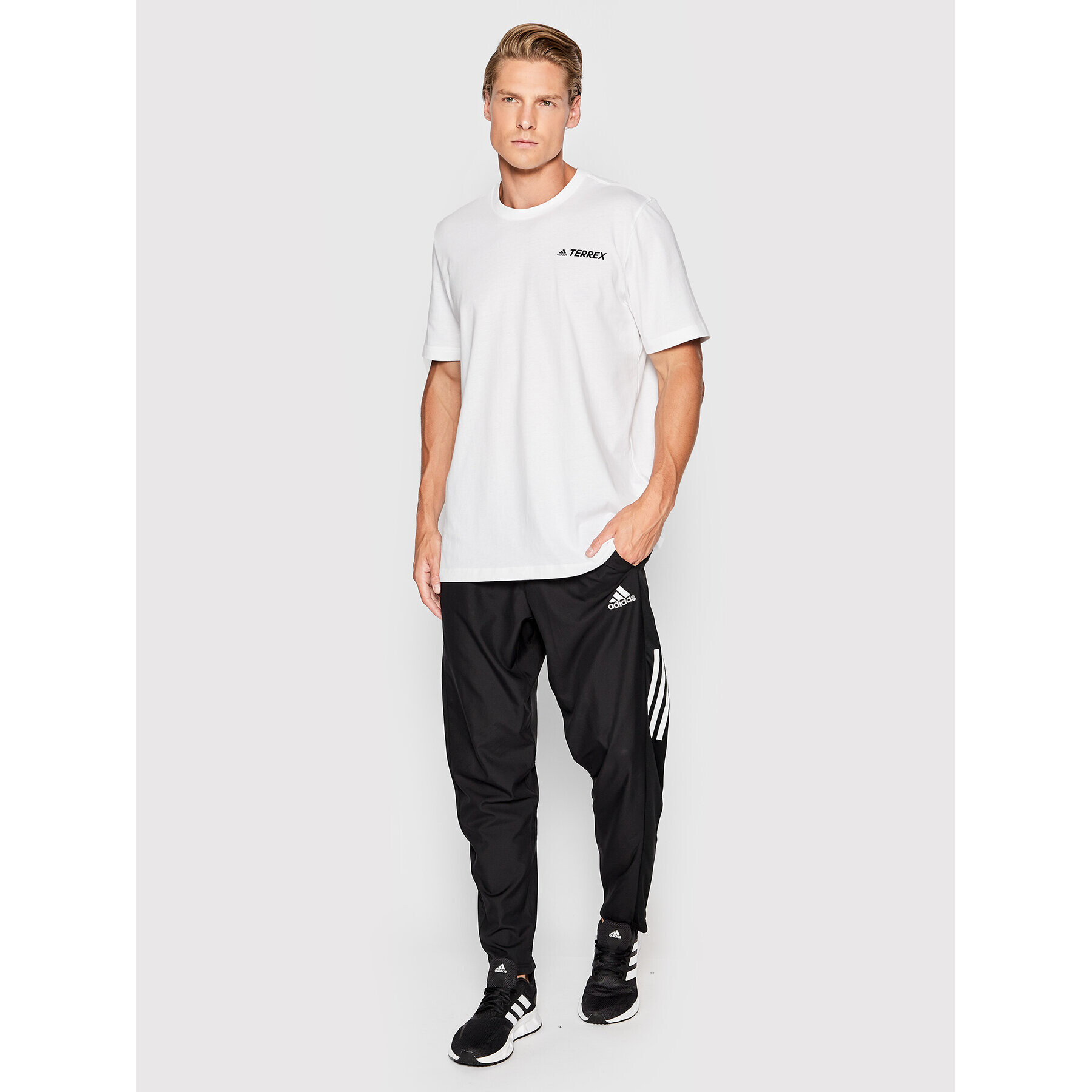 adidas Тишърт Terrex Mountain Graphic HE1767 Бял Regular Fit - Pepit.bg