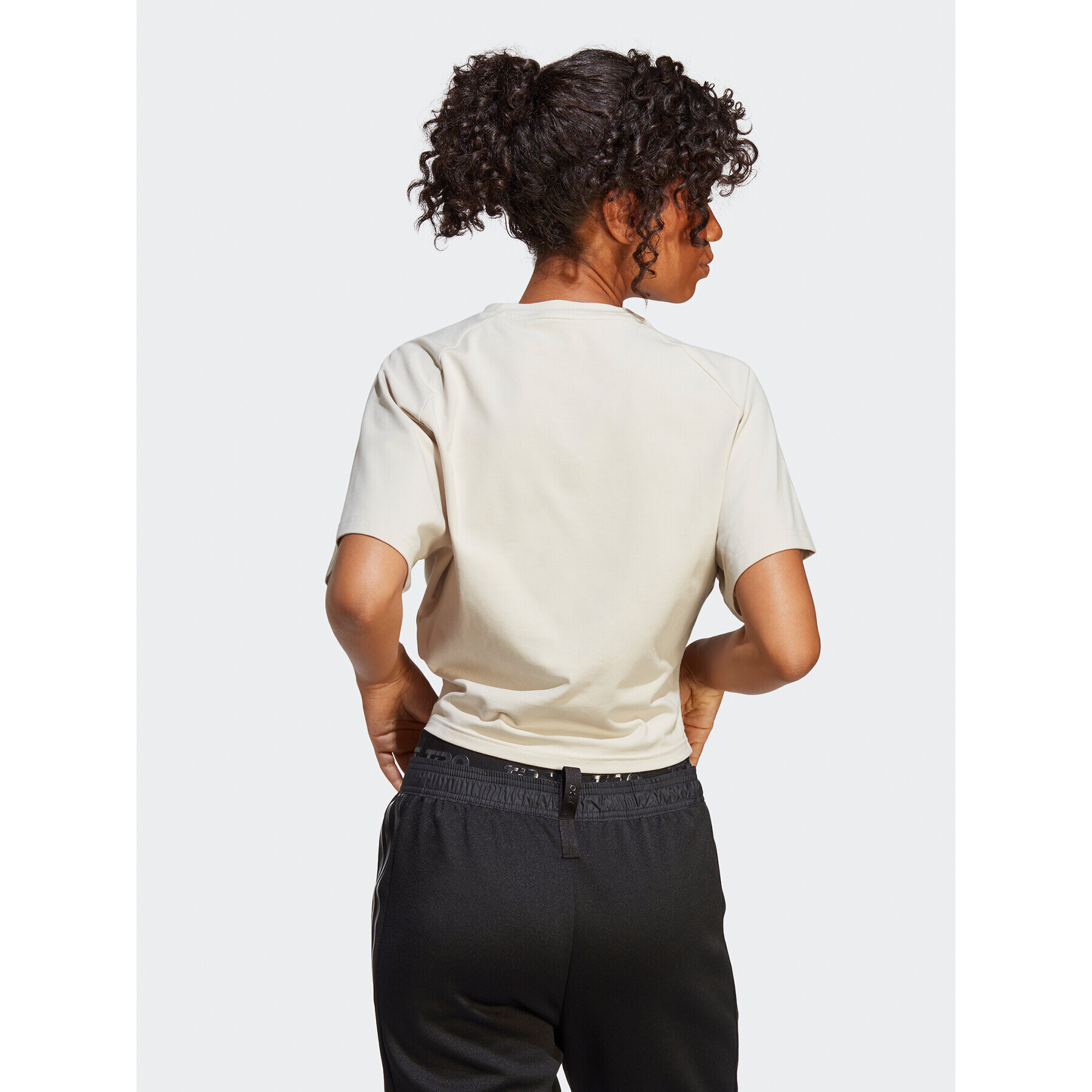 adidas Тишърт W Hol T HN6484 Бежов Regular Fit - Pepit.bg