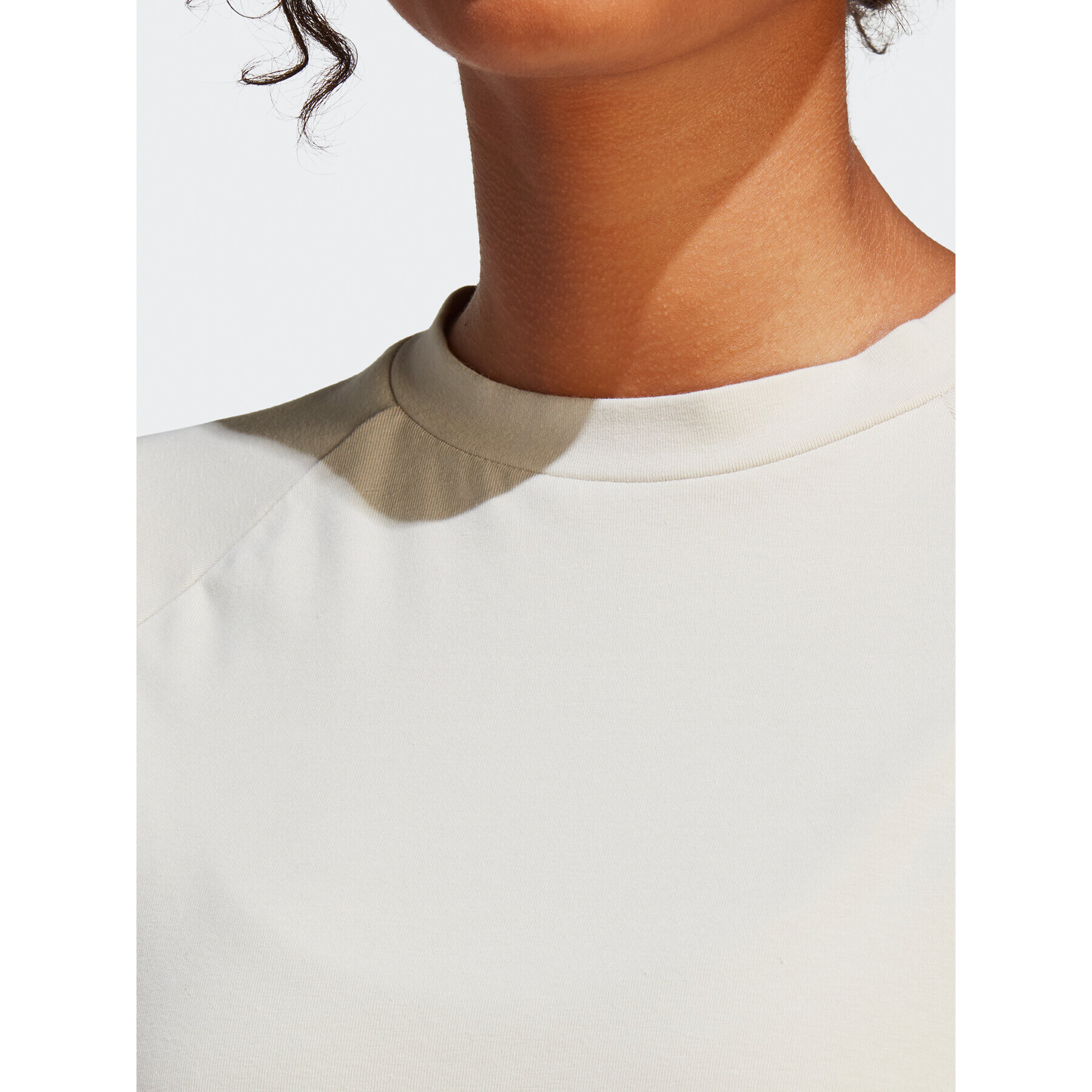 adidas Тишърт W Hol T HN6484 Бежов Regular Fit - Pepit.bg