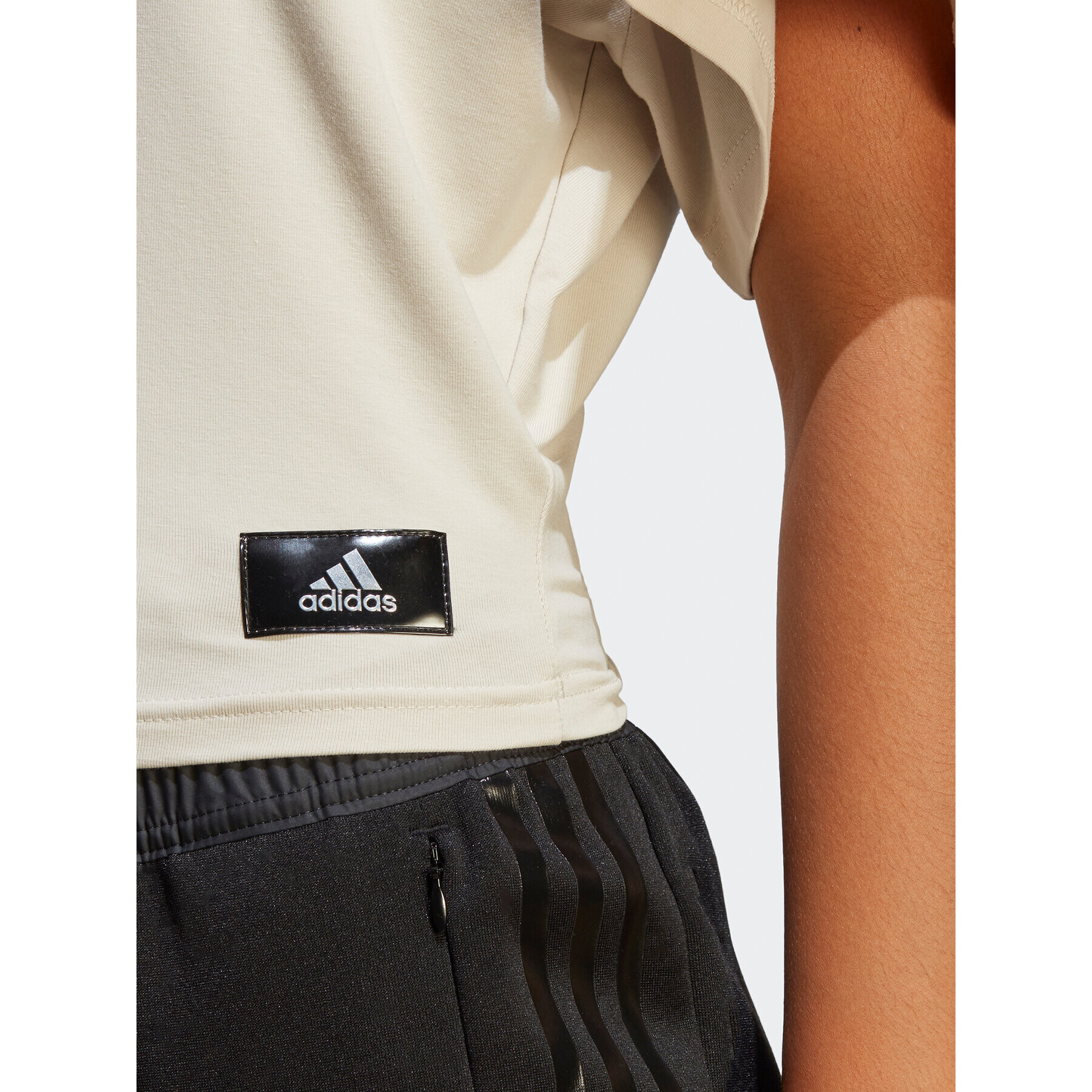 adidas Тишърт W Hol T HN6484 Бежов Regular Fit - Pepit.bg