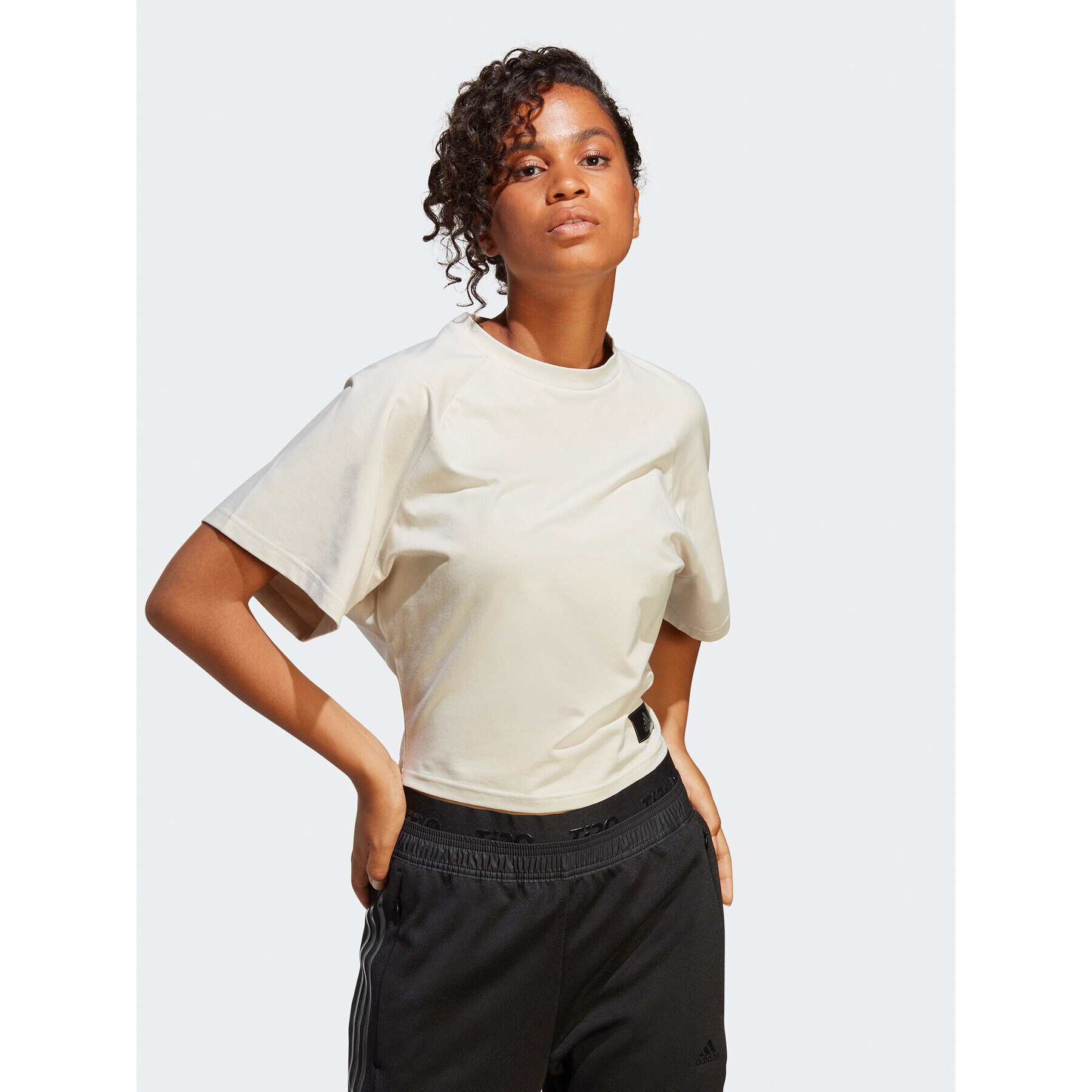 adidas Тишърт W Hol T HN6484 Бежов Regular Fit - Pepit.bg