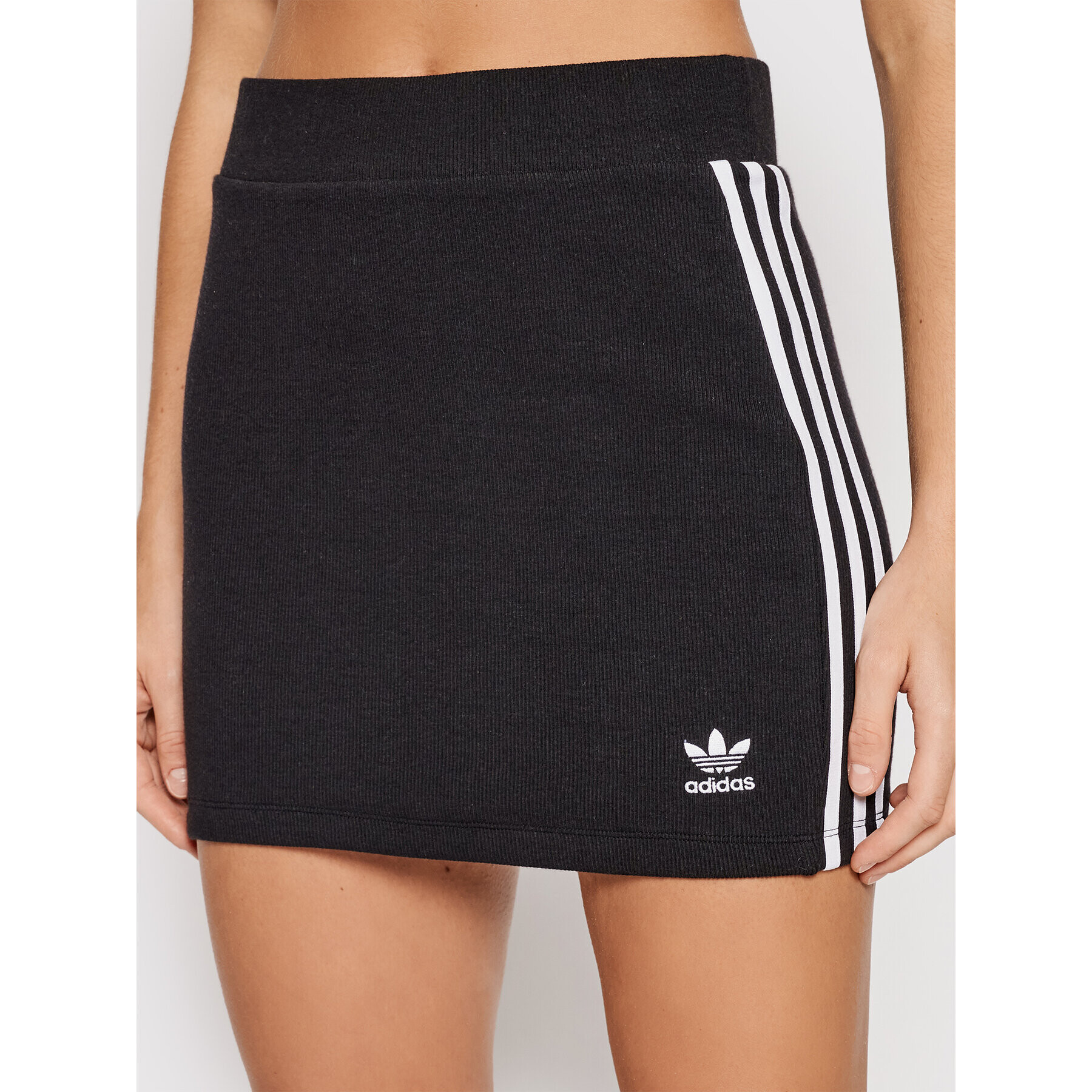 adidas Пола тип молив adicolor Classics H38761 Черен Fitted Fit - Pepit.bg