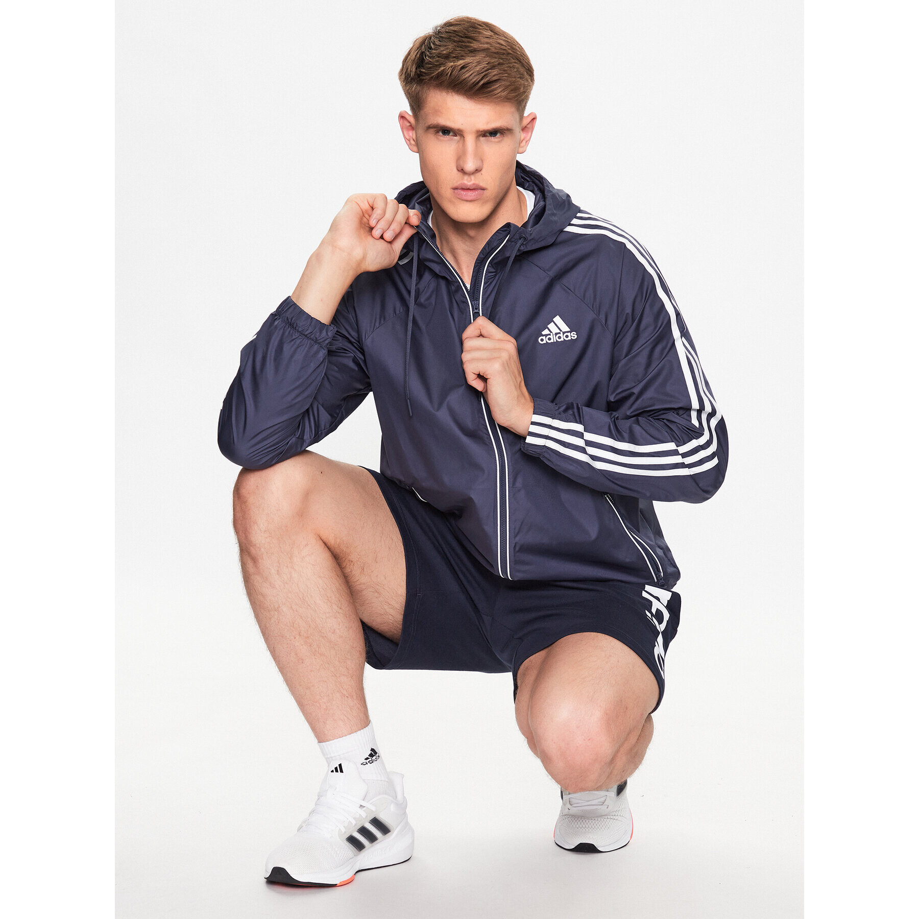 adidas Преходно яке BSC 3-Stripes Wind Jacket HT8753 Син Regular Fit - Pepit.bg
