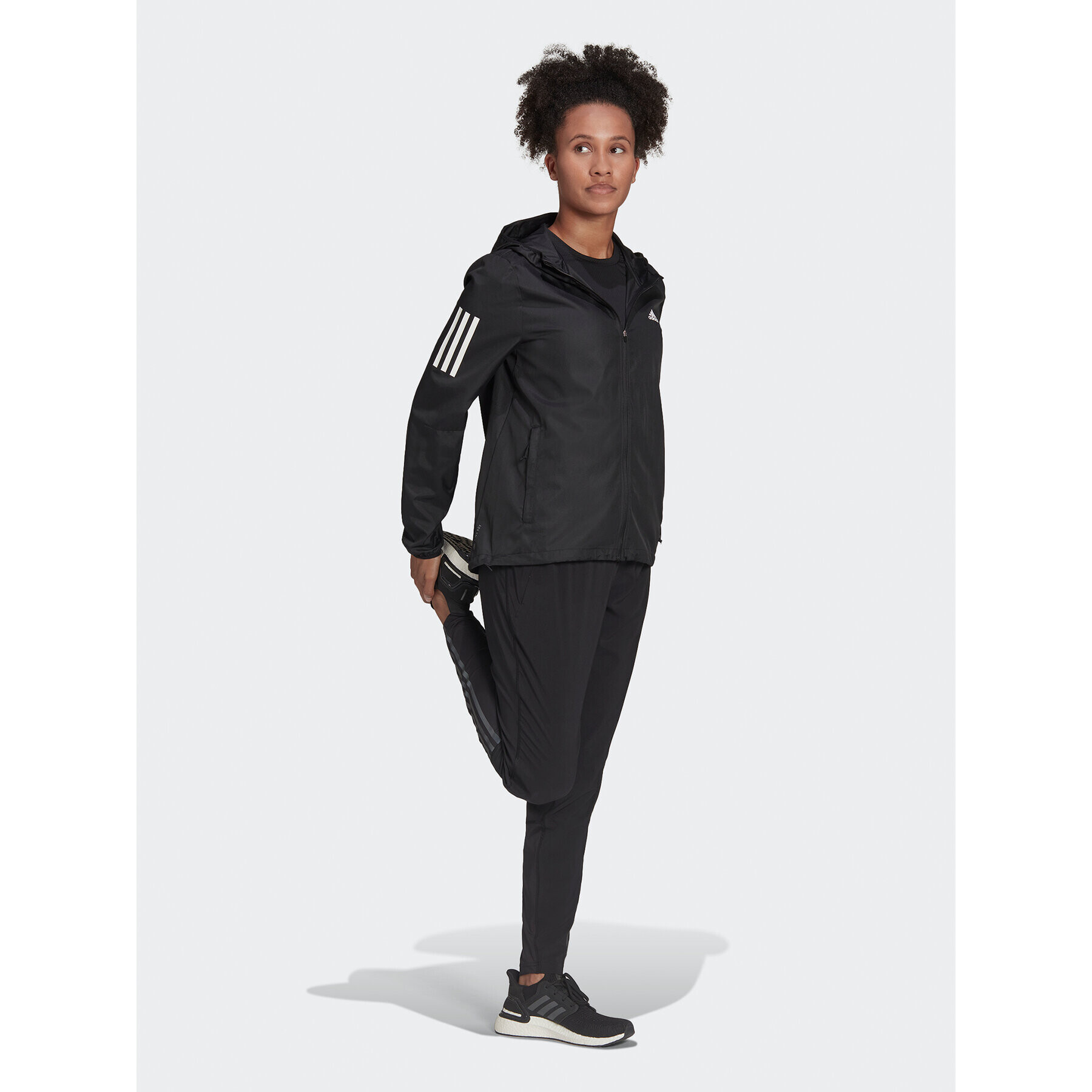 adidas Преходно яке Own the Run Hooded Running Windbreaker H59271 Черен Regular Fit - Pepit.bg