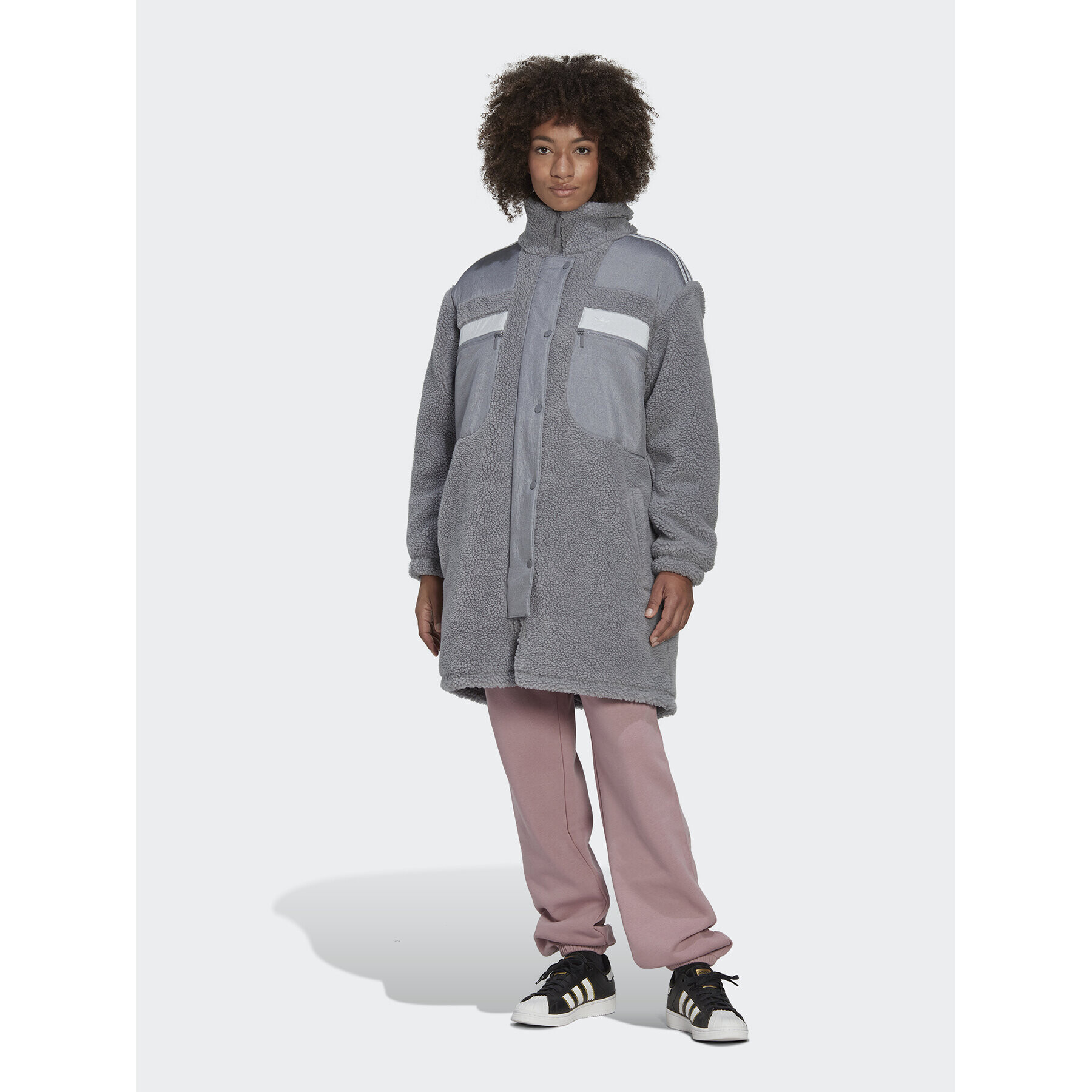 adidas Преходно яке Sherpa HK5256 Сив Relaxed Fit - Pepit.bg