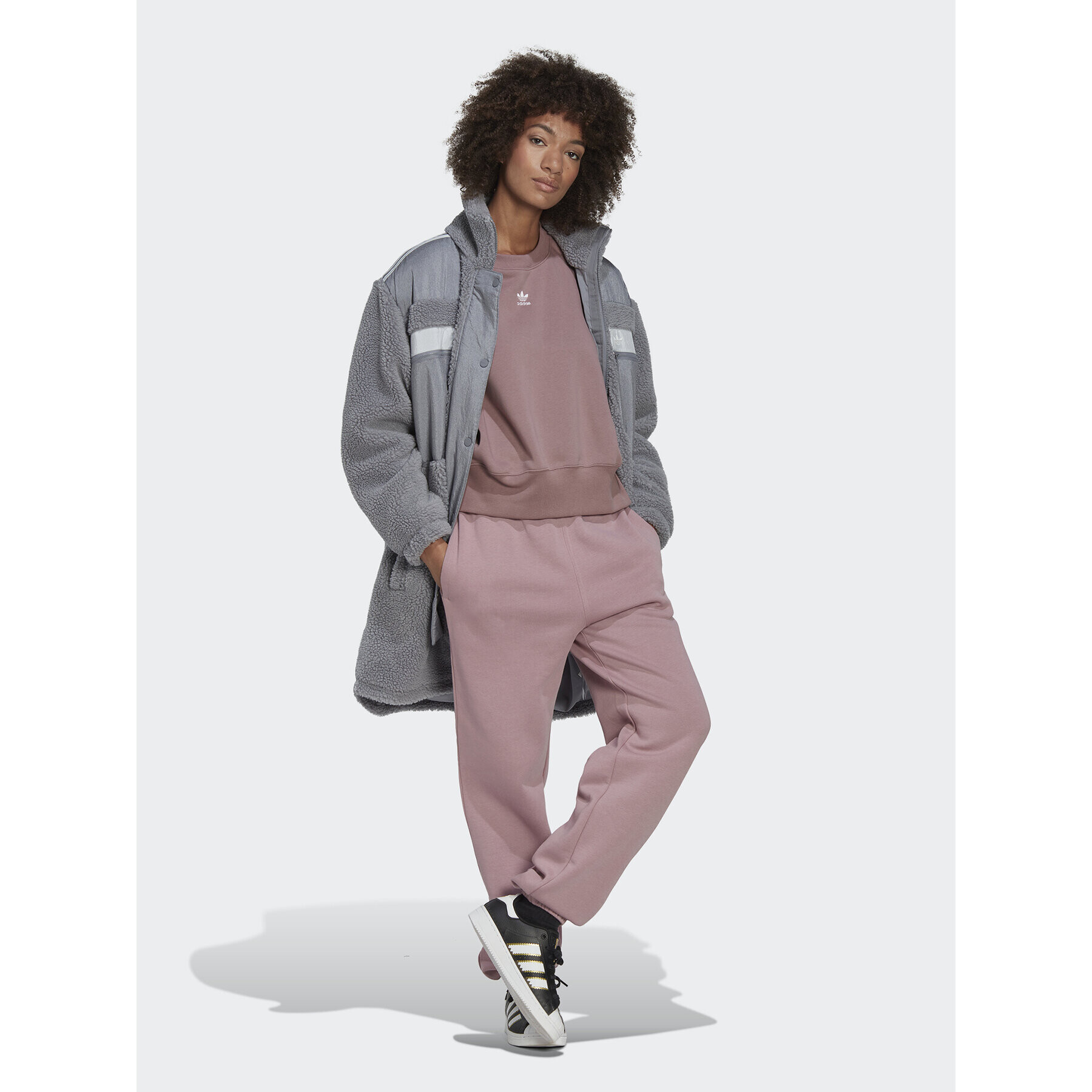 adidas Преходно яке Sherpa HK5256 Сив Relaxed Fit - Pepit.bg