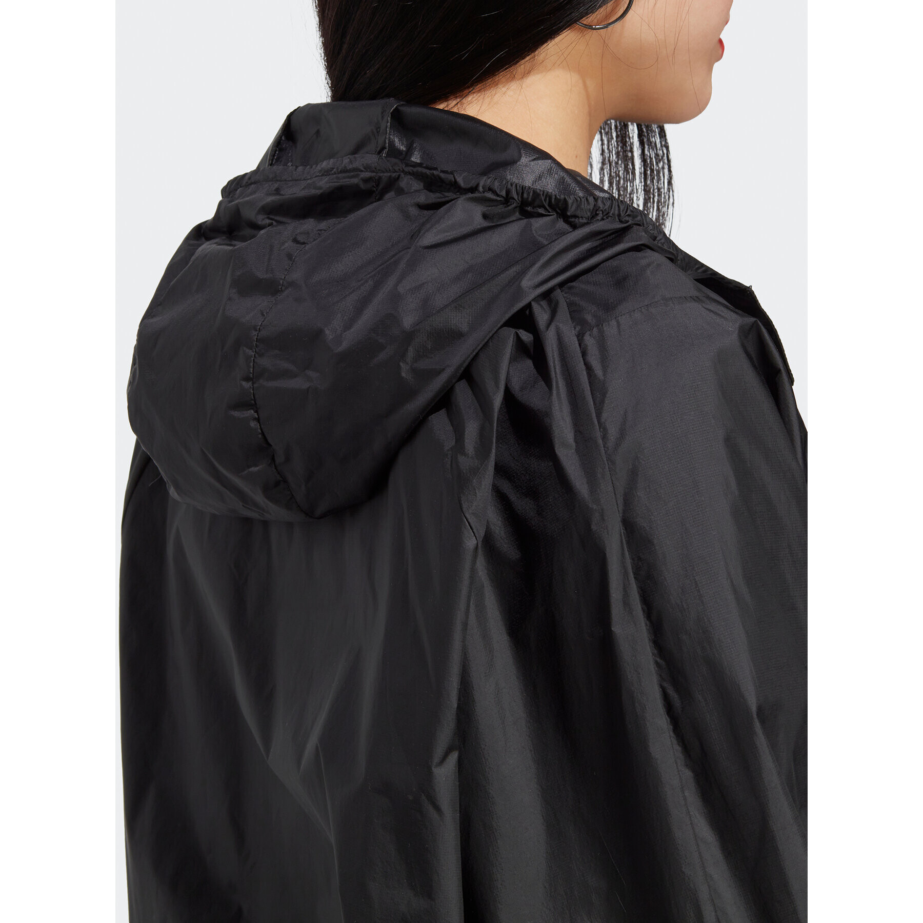 adidas Преходно яке WIND.RDY Hooded Anorak HT8720 Черен Loose Fit - Pepit.bg