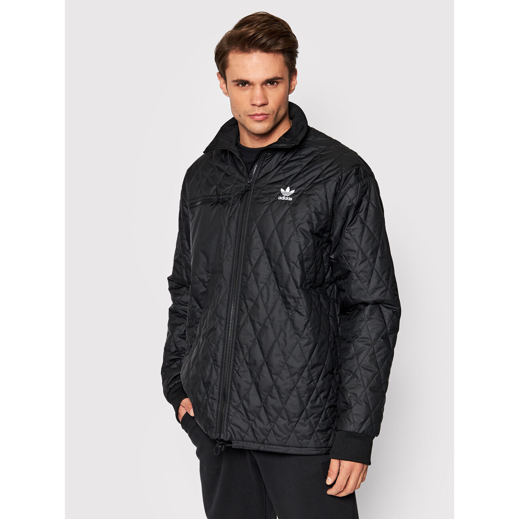 adidas Пухено яке adicolor Classics Quilted H11430 Черен Relaxed Fit - Pepit.bg