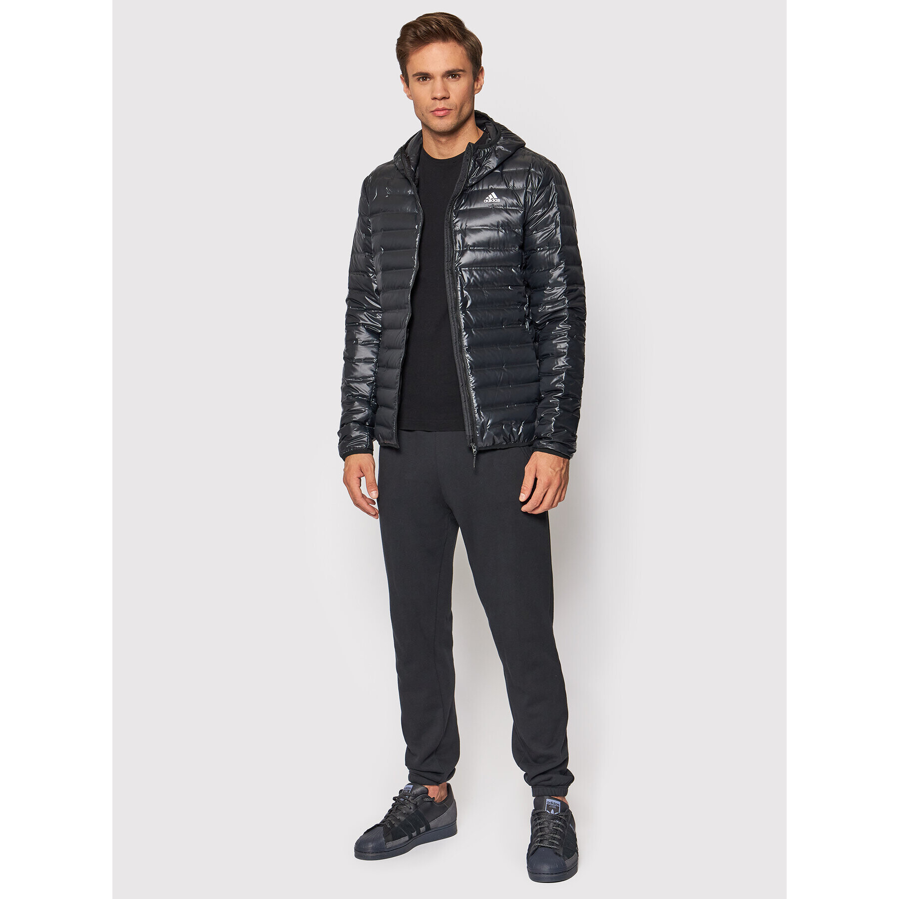 adidas Пухено яке Varilite BQ7782 Черен Slim Fit - Pepit.bg