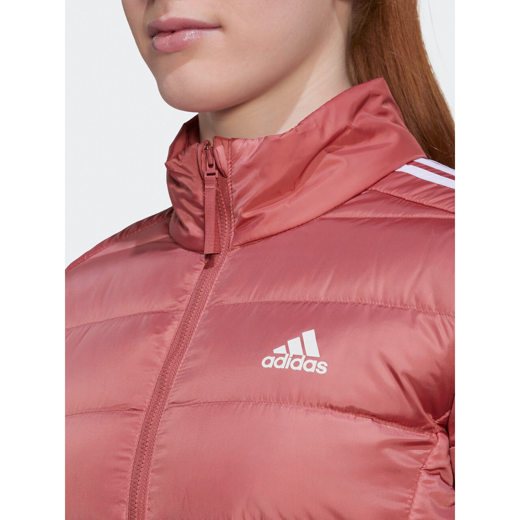 adidas Пухено яке Essentails Down HK4663 Червен Slim Fit - Pepit.bg