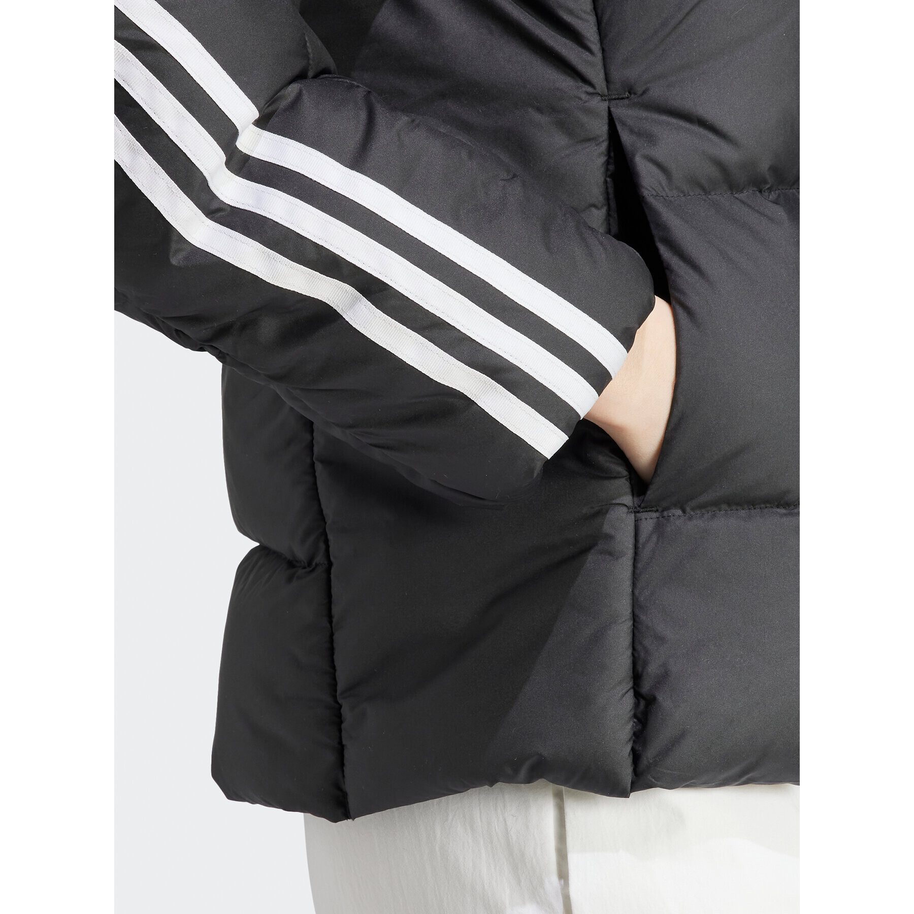 adidas Пухено яке Essentials 3-Stripes Mid Down HZ8483 Черен Regular Fit - Pepit.bg