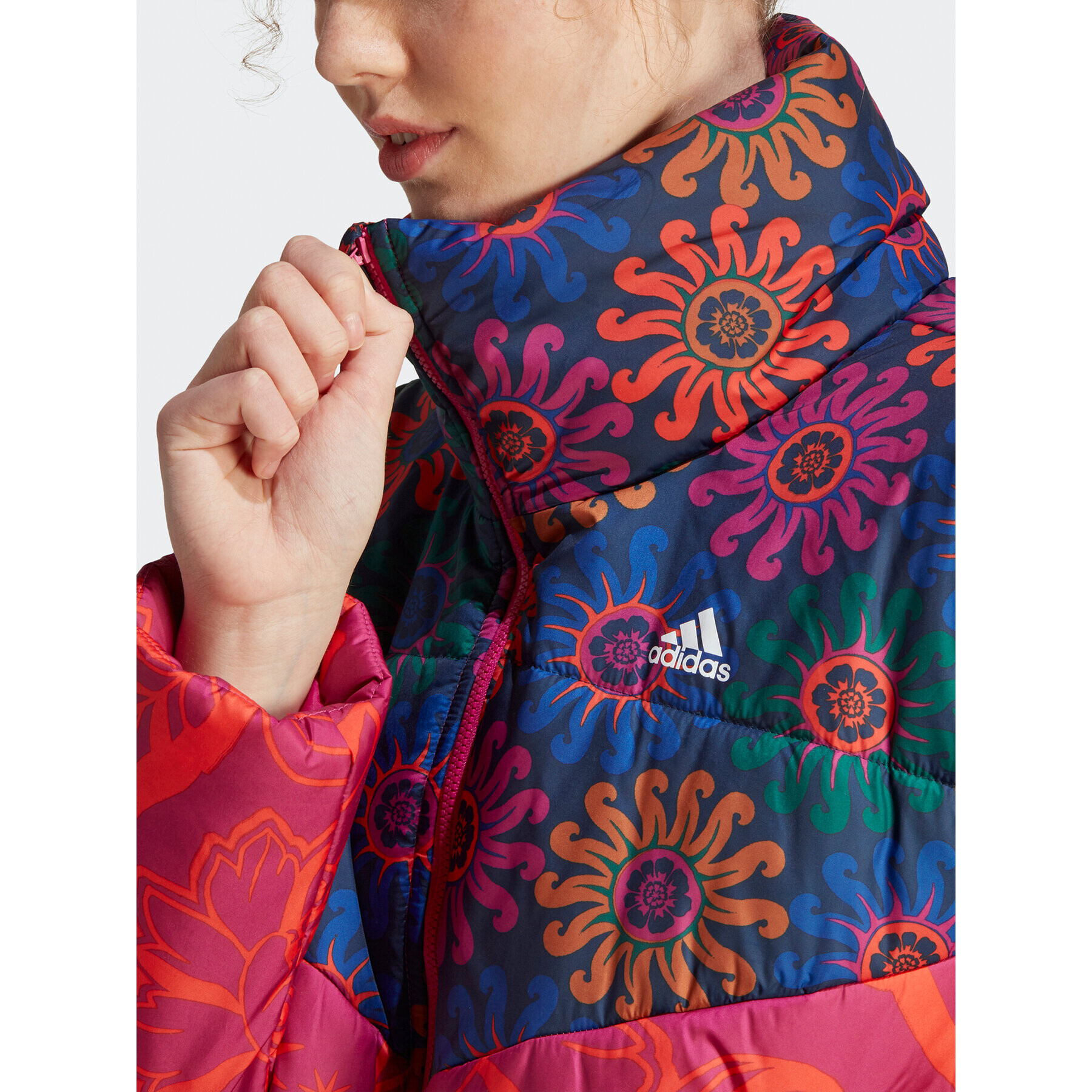 adidas Пухено яке FARM Rio Padded IM2362 Цветен Loose Fit - Pepit.bg