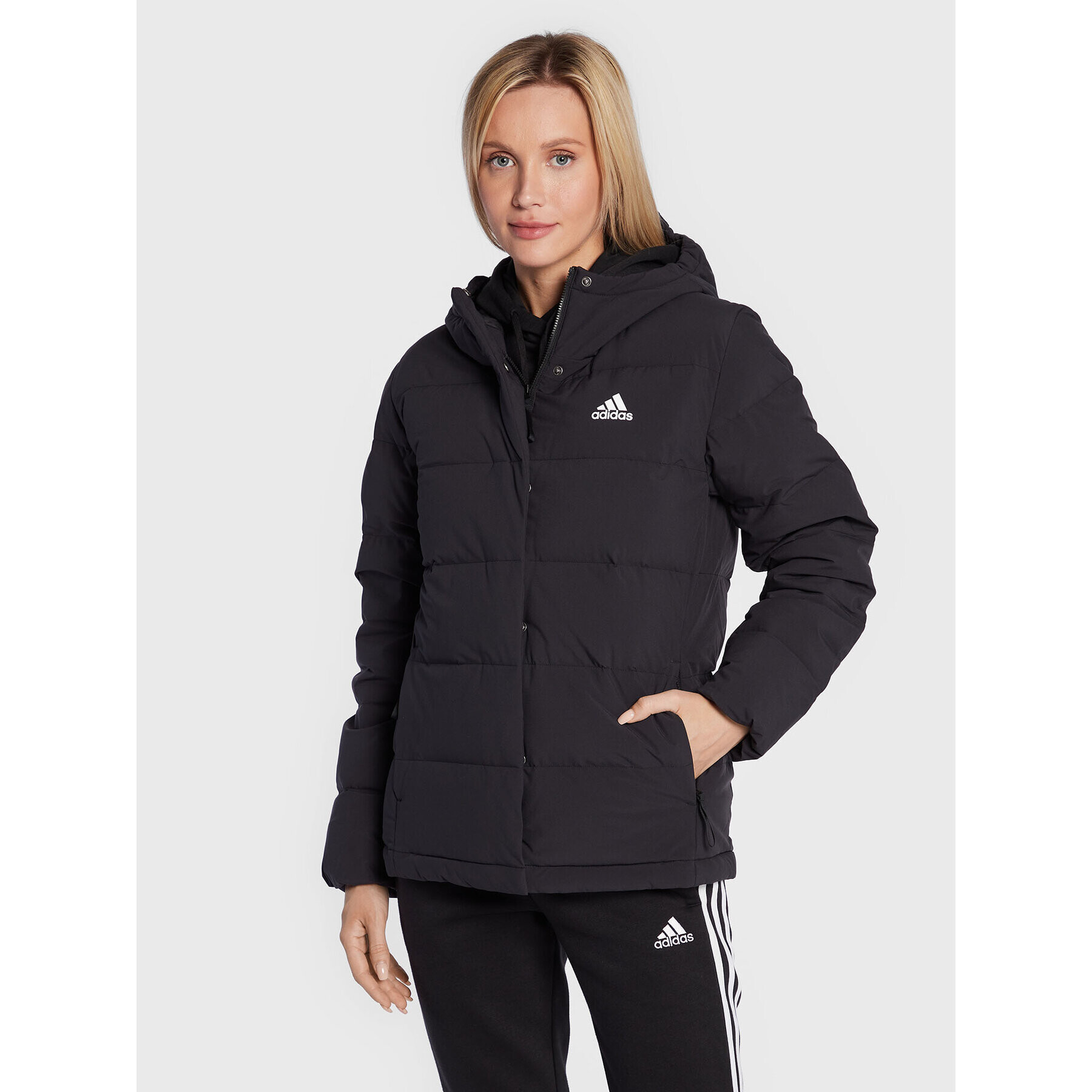 adidas Пухено яке Helionic HG8747 Черен Regular Fit - Pepit.bg