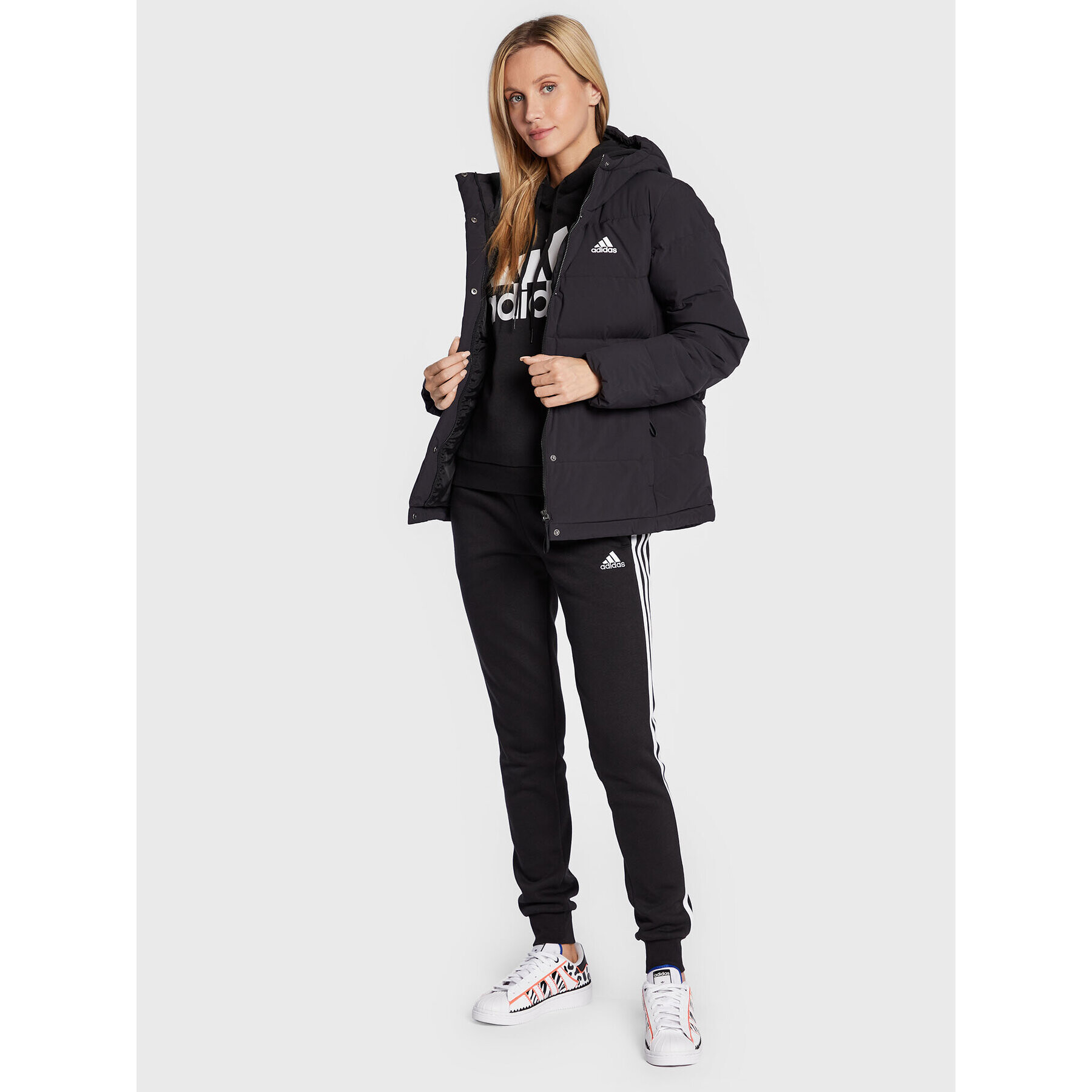 adidas Пухено яке Helionic HG8747 Черен Regular Fit - Pepit.bg