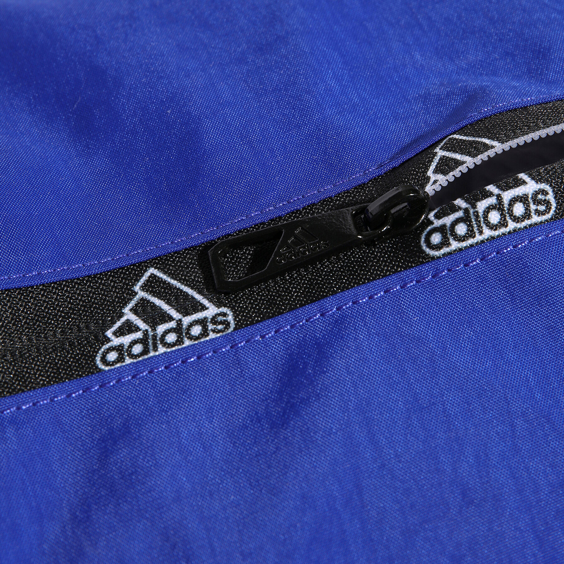 adidas Сак 4ATHLTS Medium Duffel Bag HR9661 Син - Pepit.bg