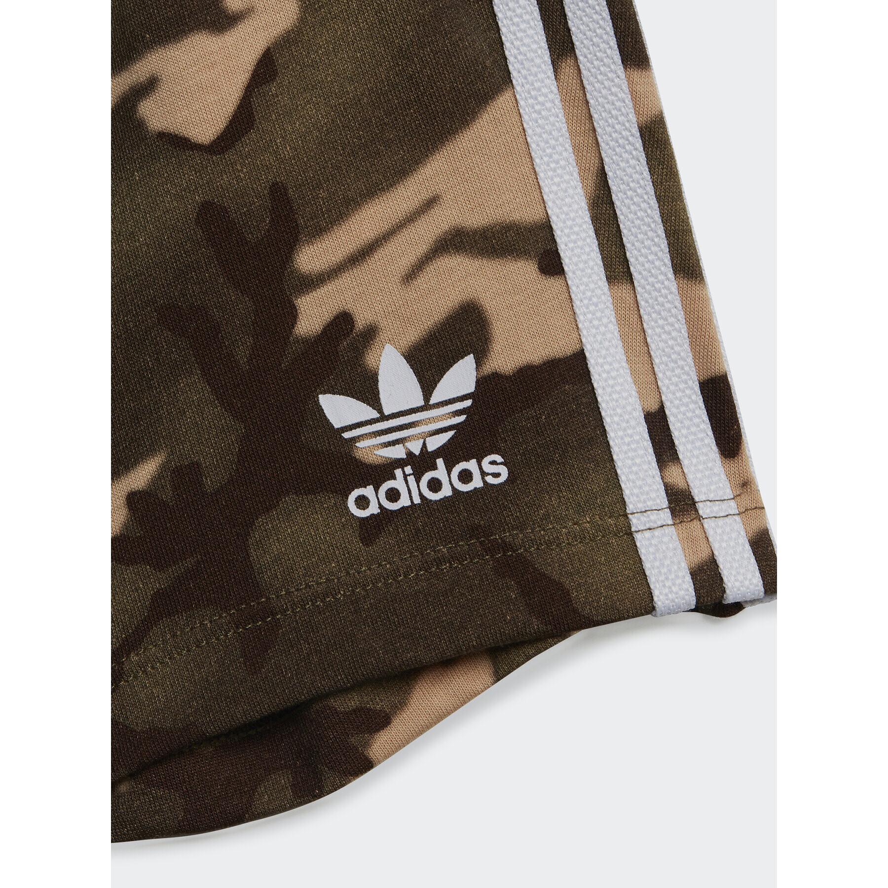 adidas Спортен екип Camo Tee and Shorts Set IC2027 Бял Regular Fit - Pepit.bg