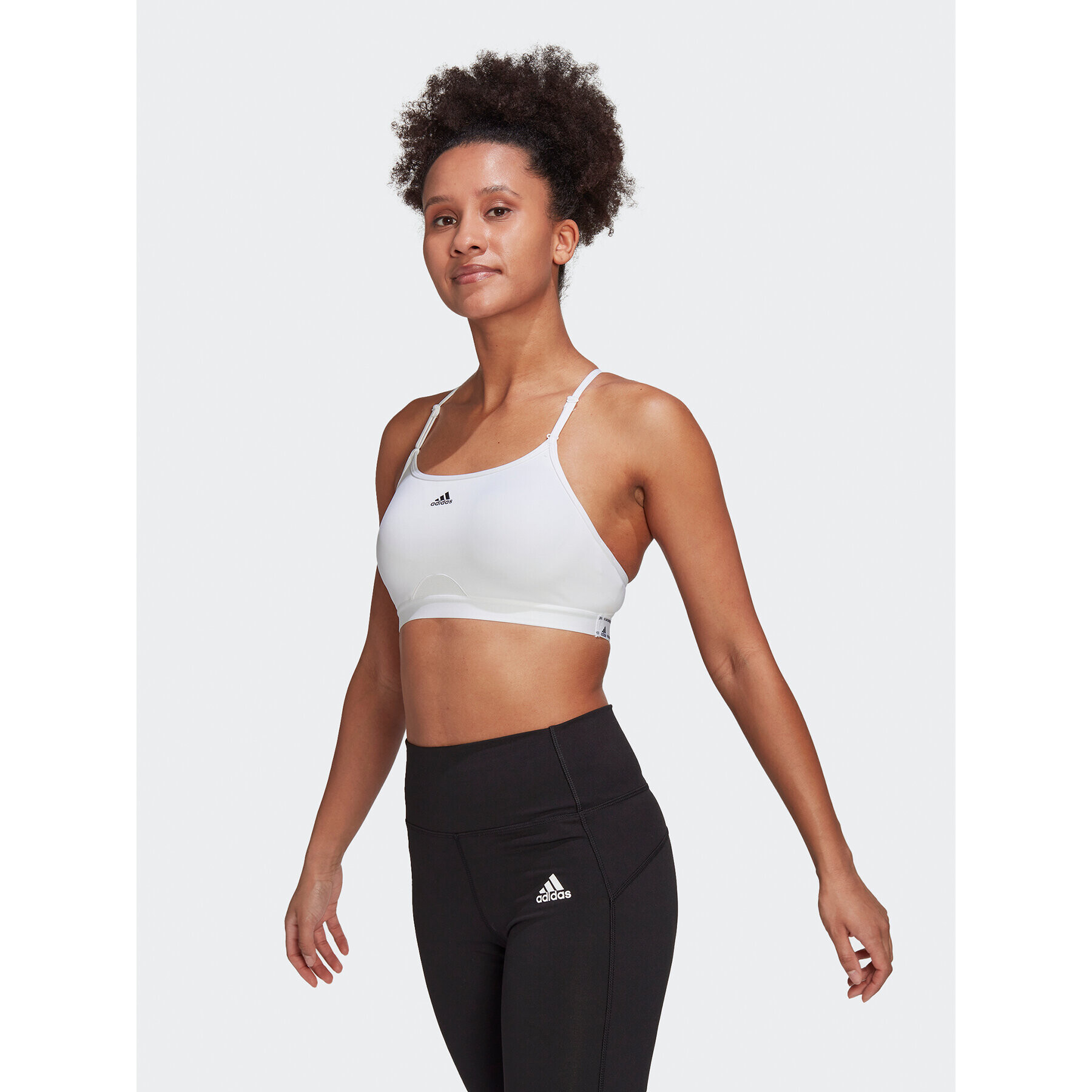 adidas Спортен сутиен Aeroreact Training Light-Support Bra HC5421 Бял - Pepit.bg