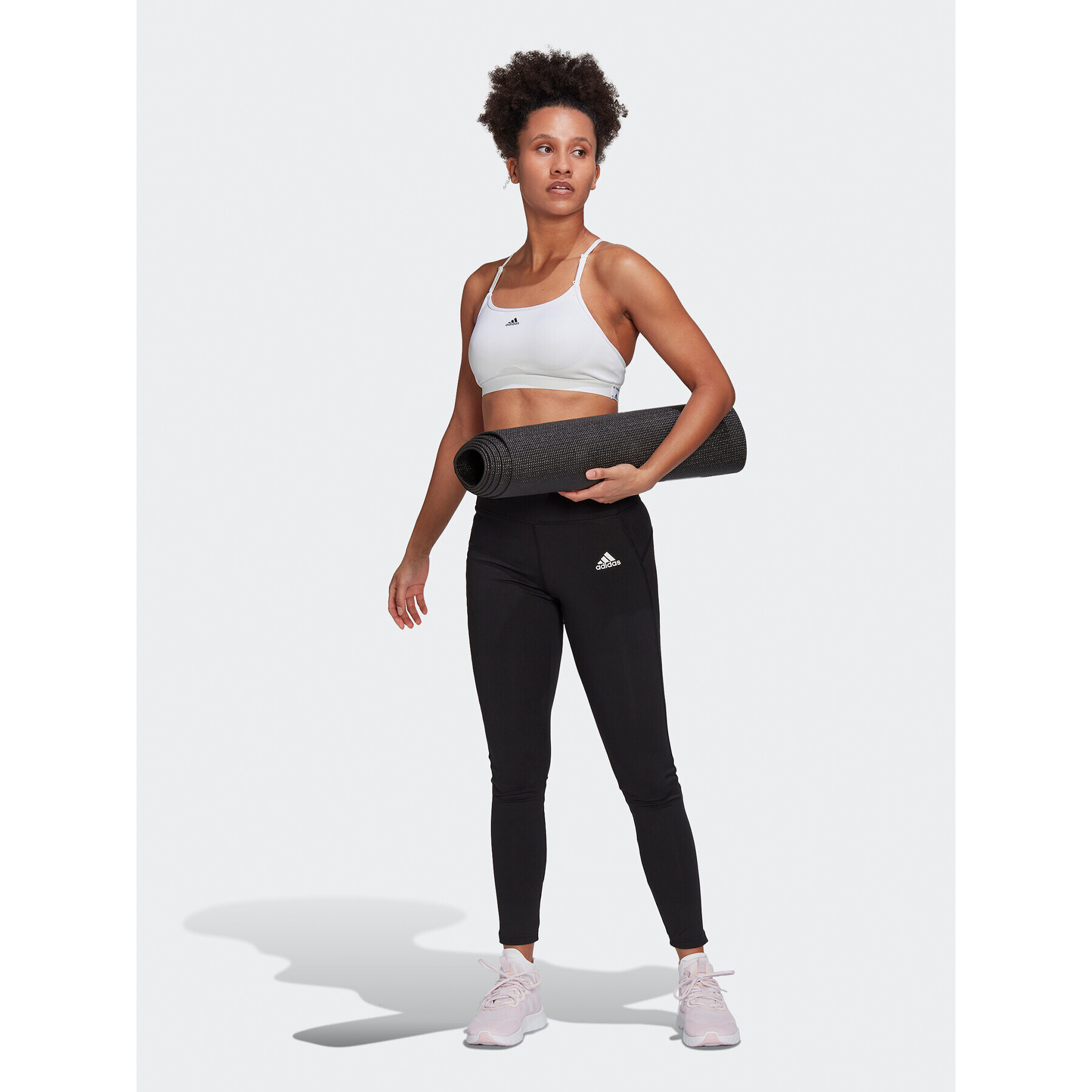 adidas Спортен сутиен Aeroreact Training Light-Support Bra HC5421 Бял - Pepit.bg