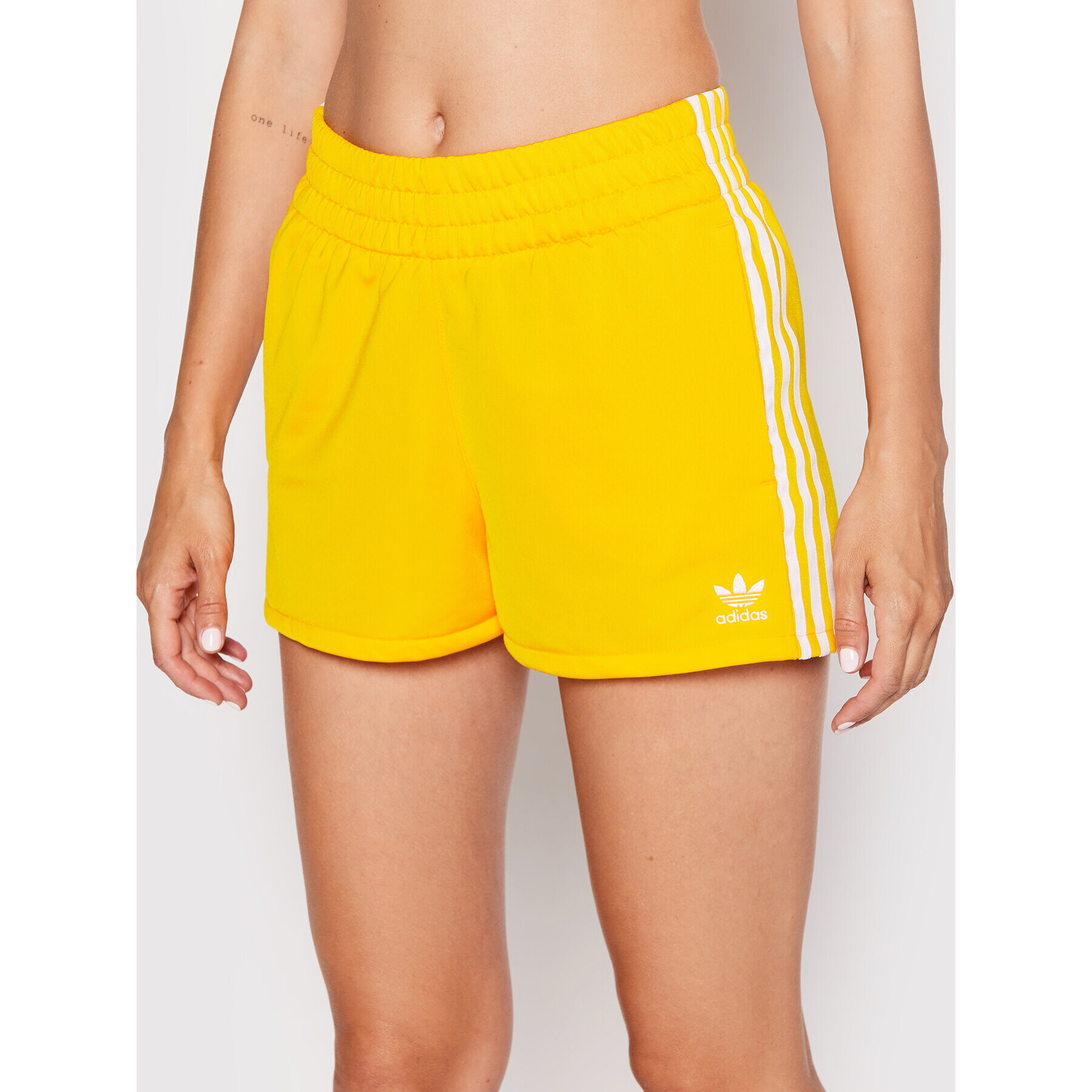 adidas Спортни шорти 3 Str HL6761 Жълт Regular Fit - Pepit.bg