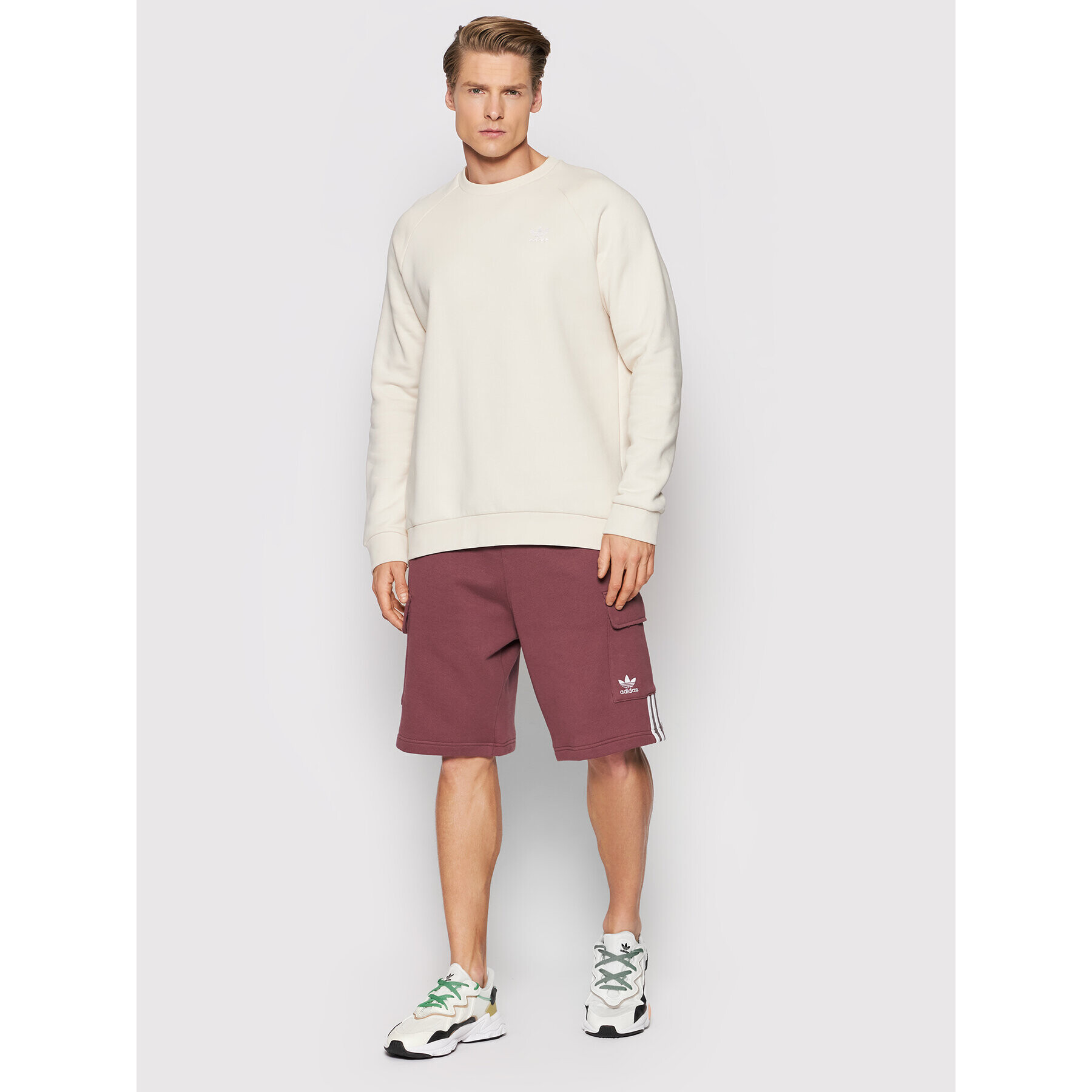 adidas Спортни шорти 3S Cargo HC1907 Бордо Regular Fit - Pepit.bg
