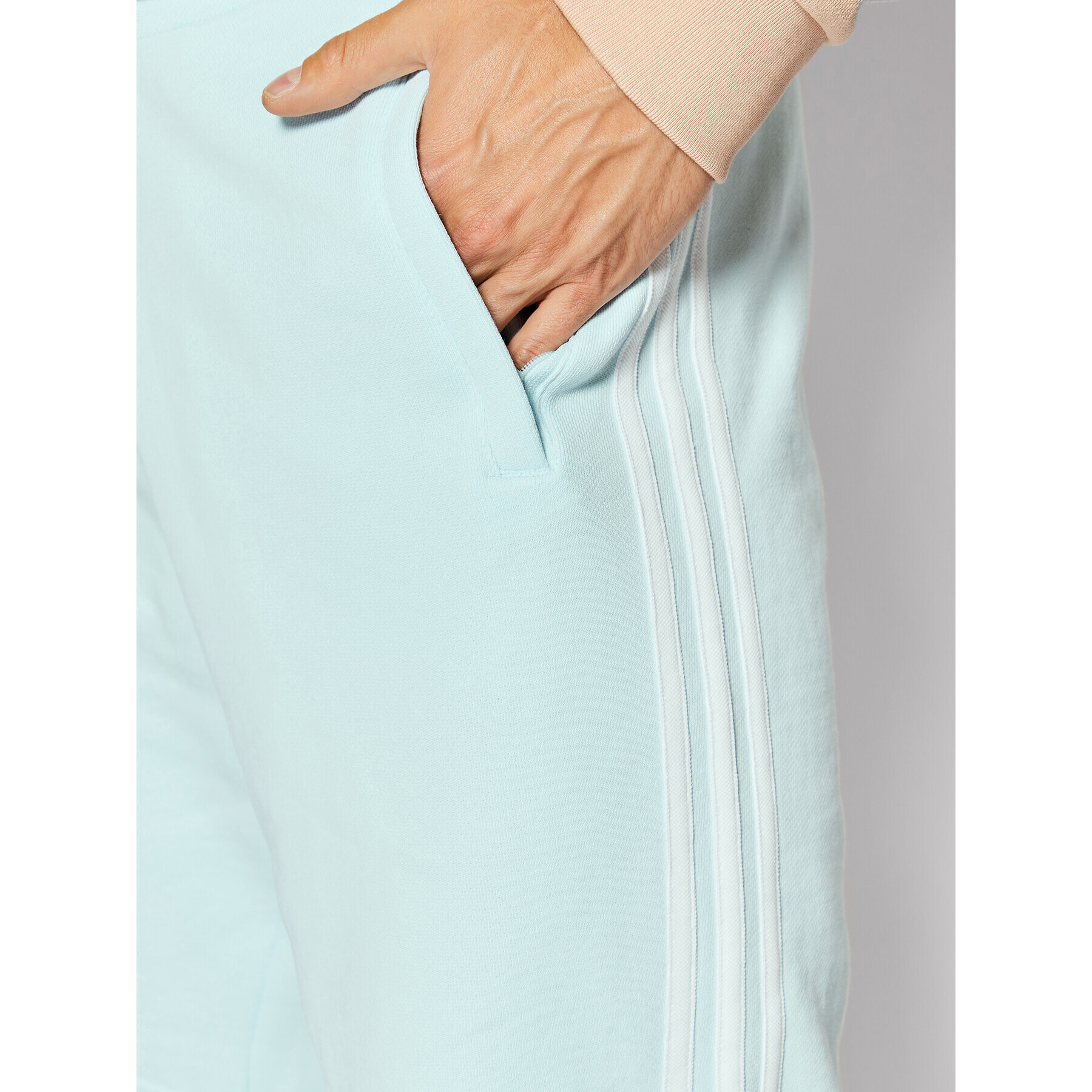 adidas Спортни шорти adicolor 3-Stripes Sweat HK7313 Син Regular Fit - Pepit.bg