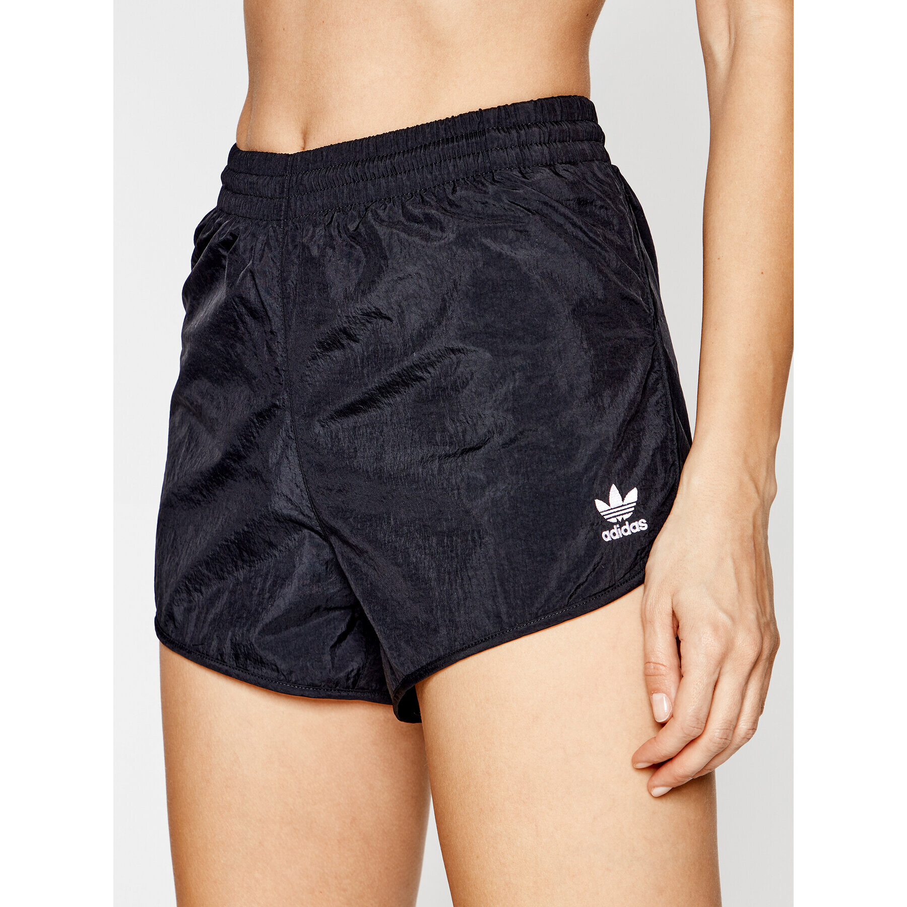 adidas Спортни шорти adicolor Classics 3-Stripes GN2885 Черен Regular Fit - Pepit.bg