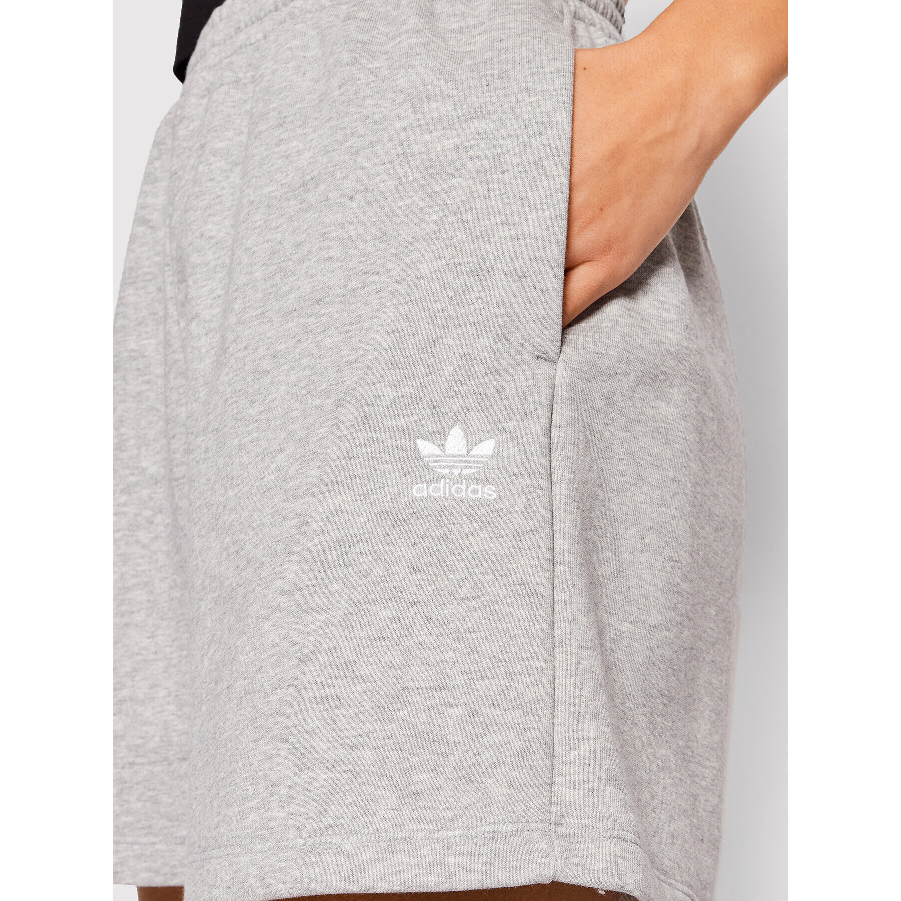 adidas Спортни шорти adicolor Essentials French Terry HC0629 Сив Standard Fit - Pepit.bg