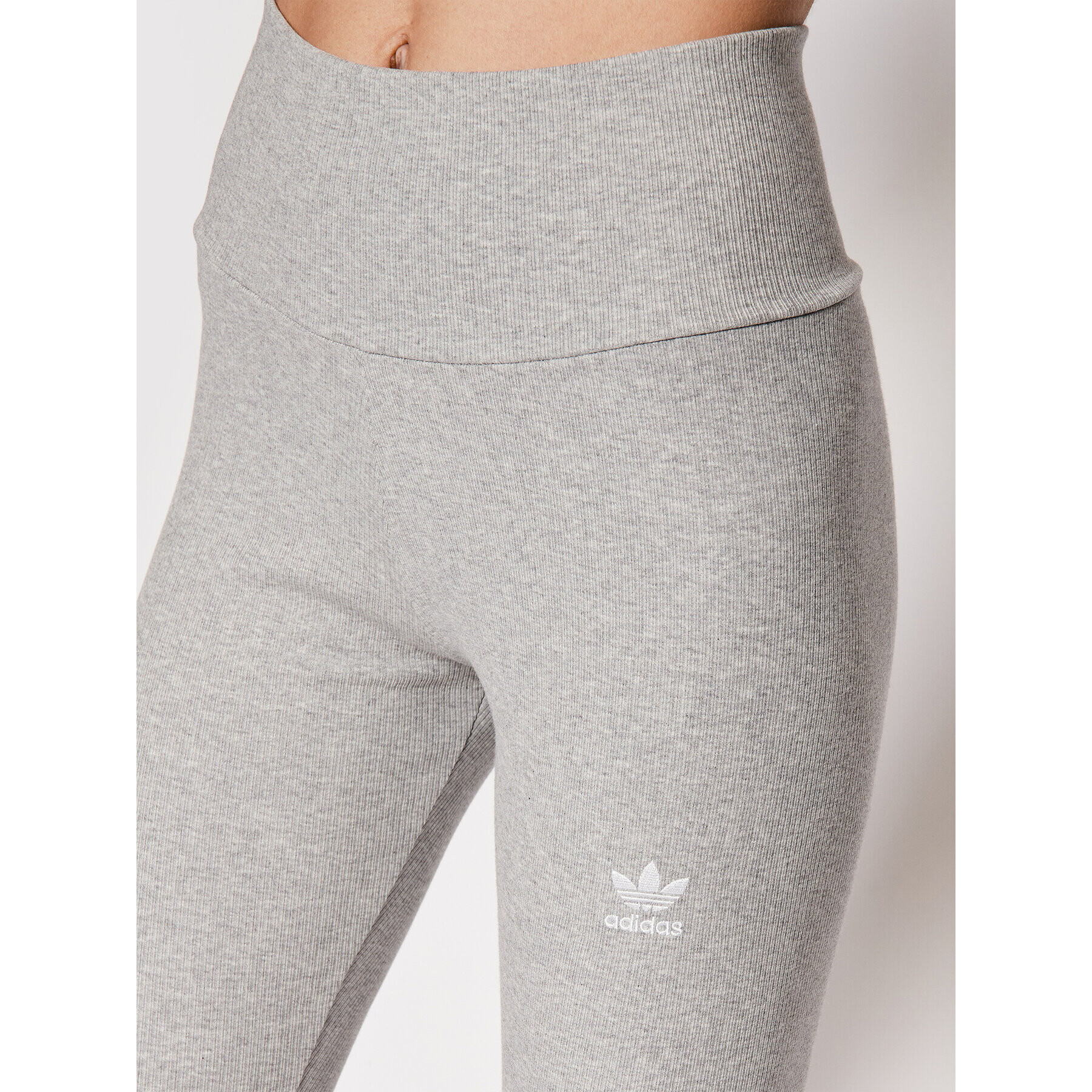 adidas Спортни шорти adicolor Essentials HF7485 Сив Slim Fit - Pepit.bg