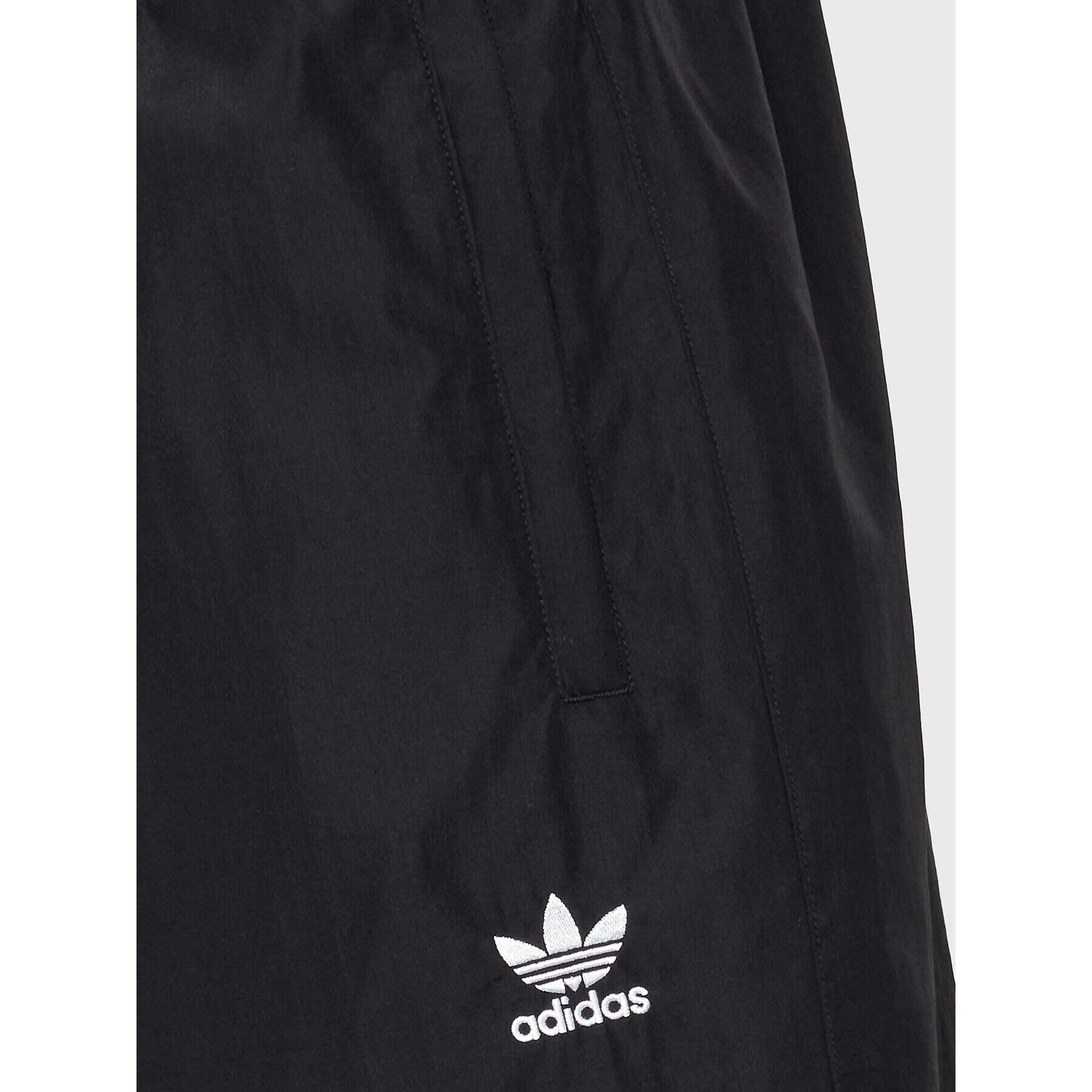 adidas Спортни шорти adicolor Essentials Trace HL9391 Черен Regular Fit - Pepit.bg