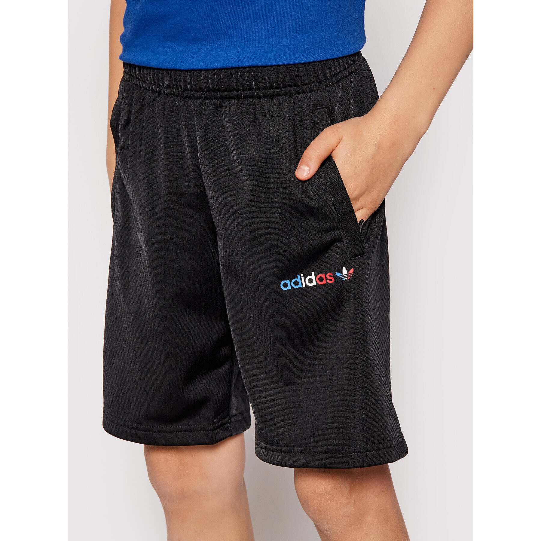adidas Спортни шорти adicolor GN7509 Черен Regular Fit - Pepit.bg