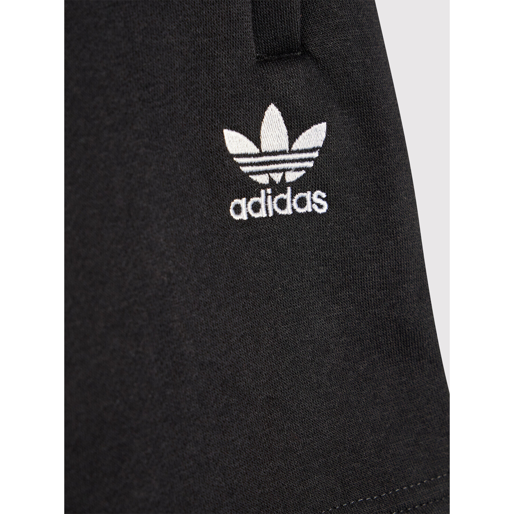 adidas Спортни шорти adicolor HD2061 Черен Regular Fit - Pepit.bg