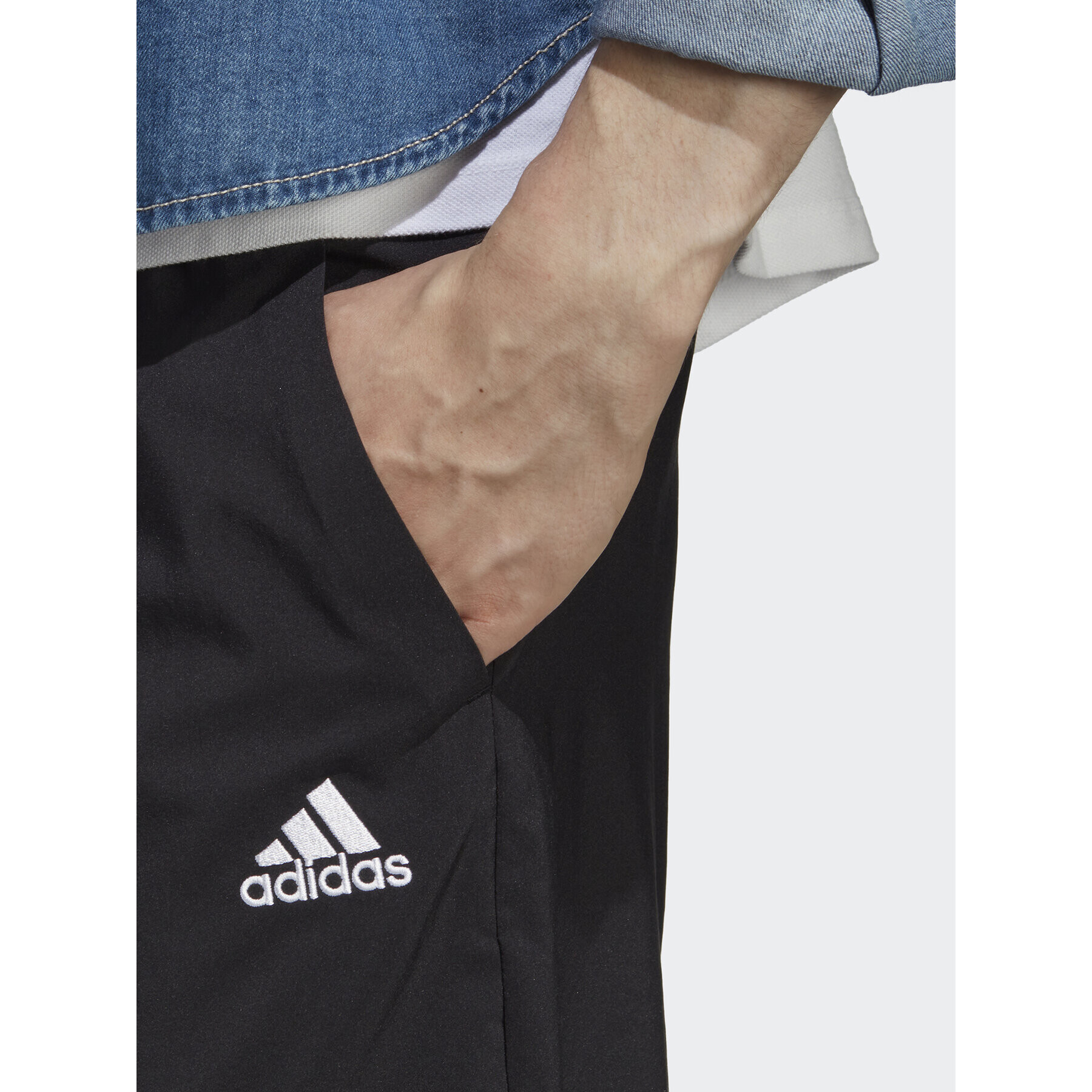 adidas Спортни шорти AEROREADY Essentials Chelsea Small Logo Shorts IC9392 Черен Regular Fit - Pepit.bg