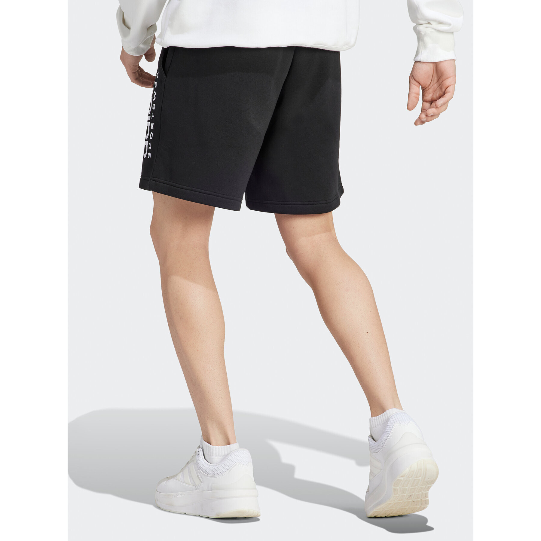 adidas Спортни шорти All SZN Fleece Graphic Shorts IC9792 Черен Regular Fit - Pepit.bg