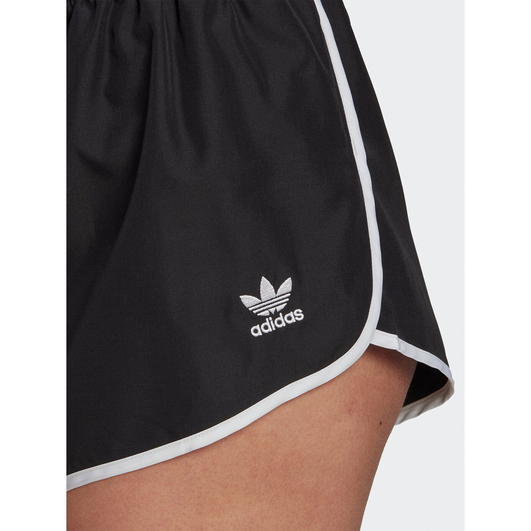 adidas Спортни шорти Always Original Laced HK5087 Черен Regular Fit - Pepit.bg