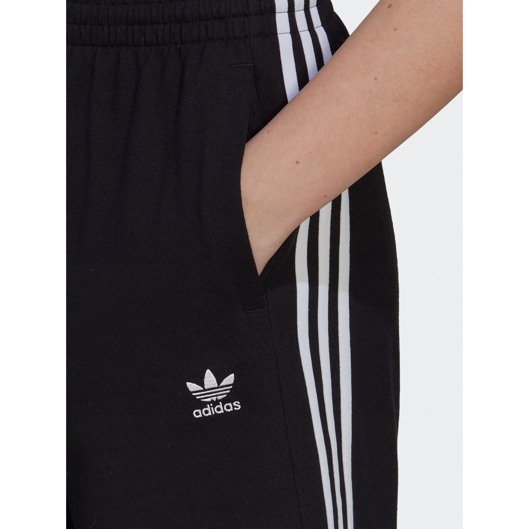 adidas Спортни шорти Bermuda HM2137 Черен Loose Fit - Pepit.bg