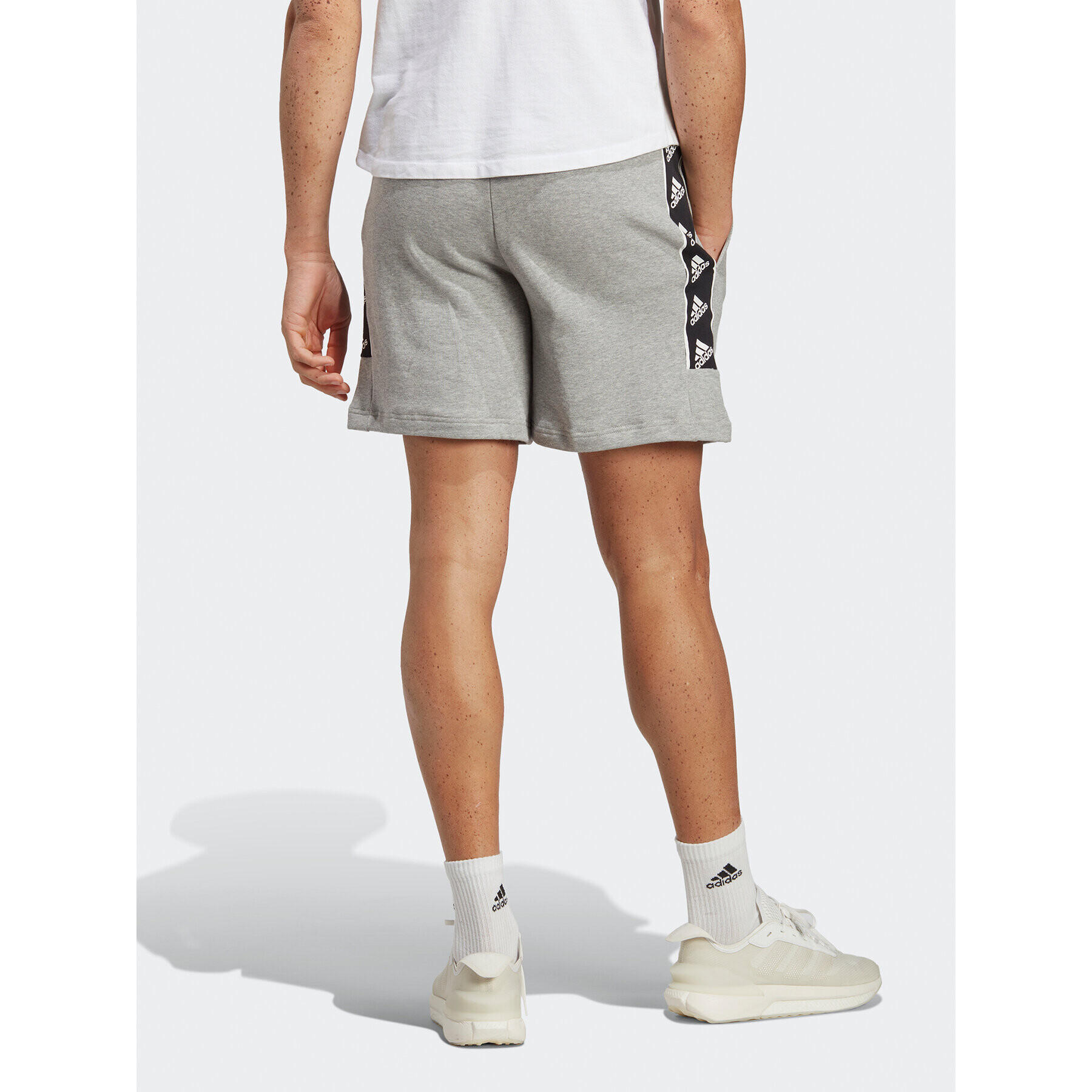 adidas Спортни шорти Brandlove Shorts IC6820 Сив Regular Fit - Pepit.bg