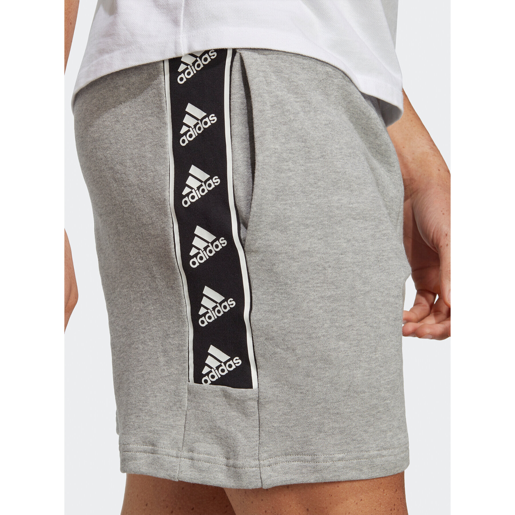 adidas Спортни шорти Brandlove Shorts IC6820 Сив Regular Fit - Pepit.bg