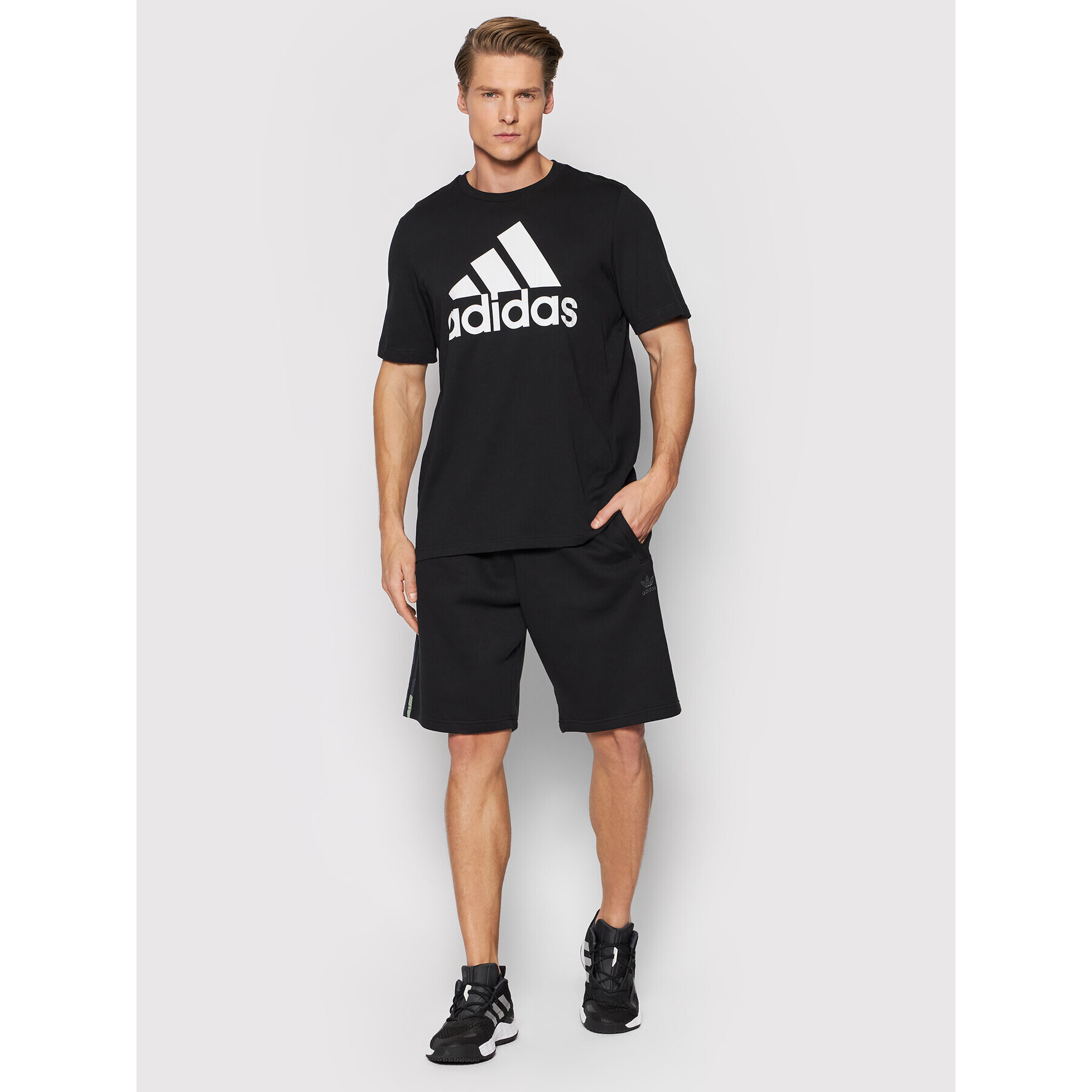 adidas Спортни шорти Camo HF4874 Черен Regular Fit - Pepit.bg