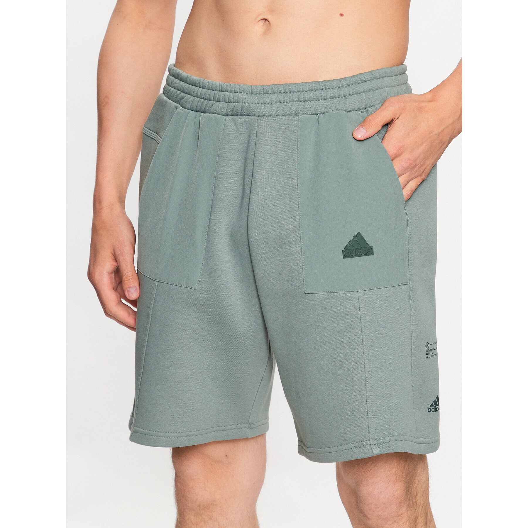 adidas Спортни шорти City Escape Shorts IC9738 Зелен Regular Fit - Pepit.bg