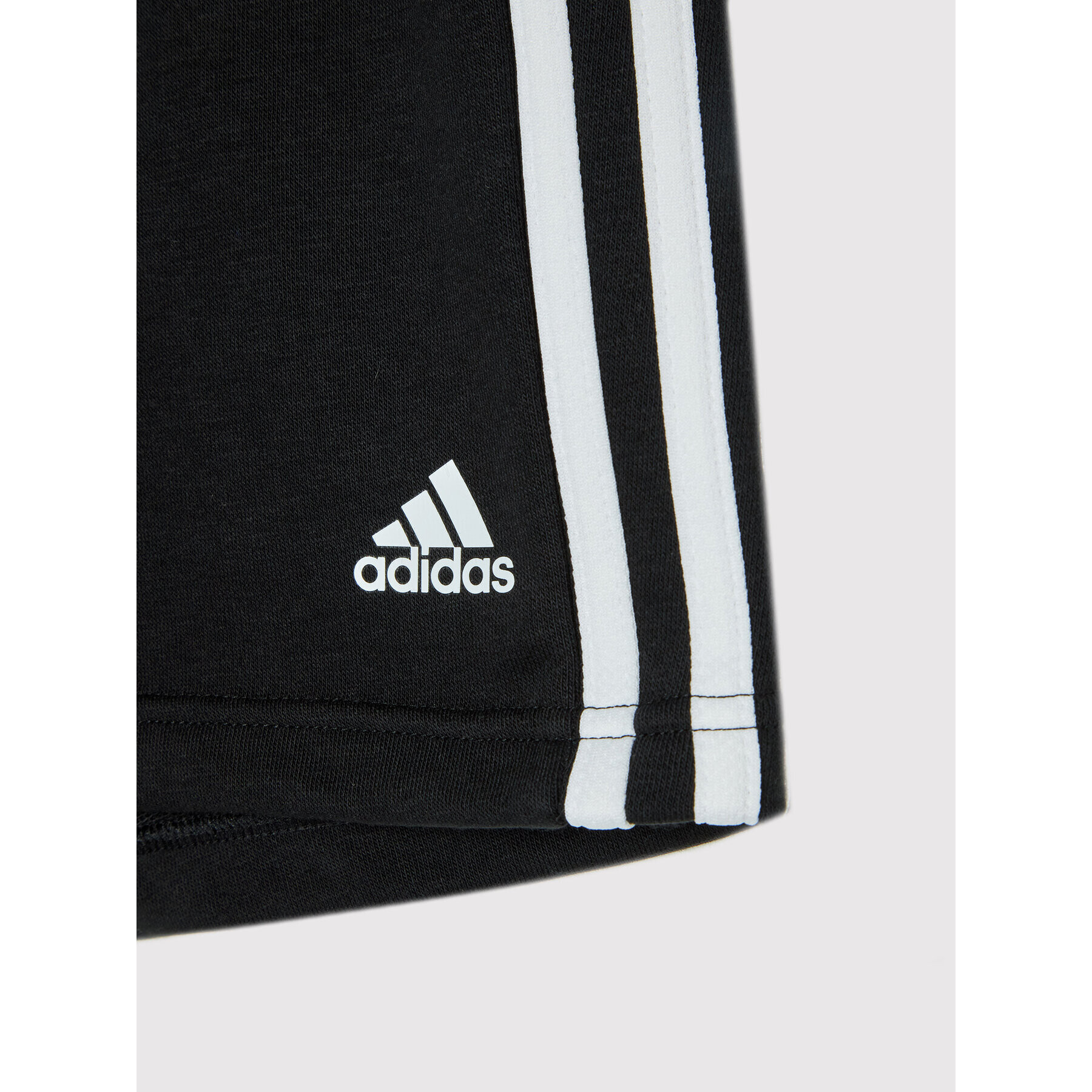 adidas Спортни шорти Essentials 3-Stripes GN4057 Черен Slim Fit - Pepit.bg