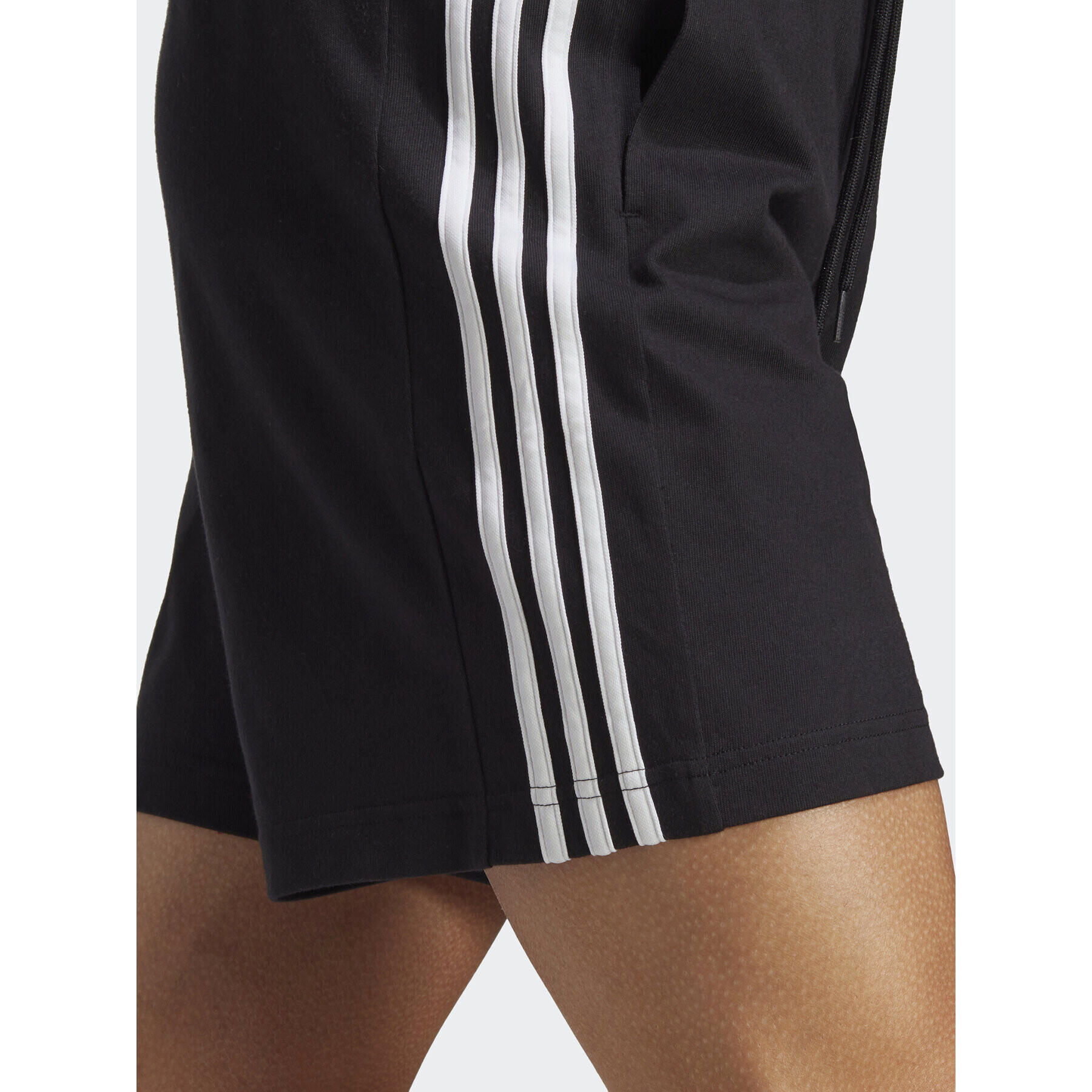 adidas Спортни шорти Essentials 3-Stripes Shorts IC9378 Черен Regular Fit - Pepit.bg