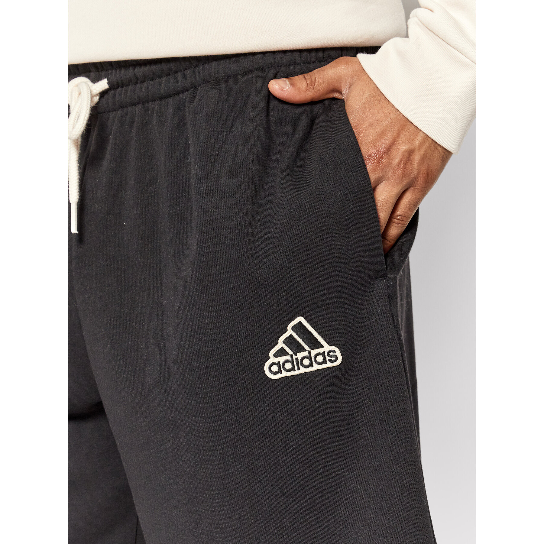 adidas Performance Спортни шорти Essentials Feelcomfy French Terry HE1815 Черен Regular Fit - Pepit.bg